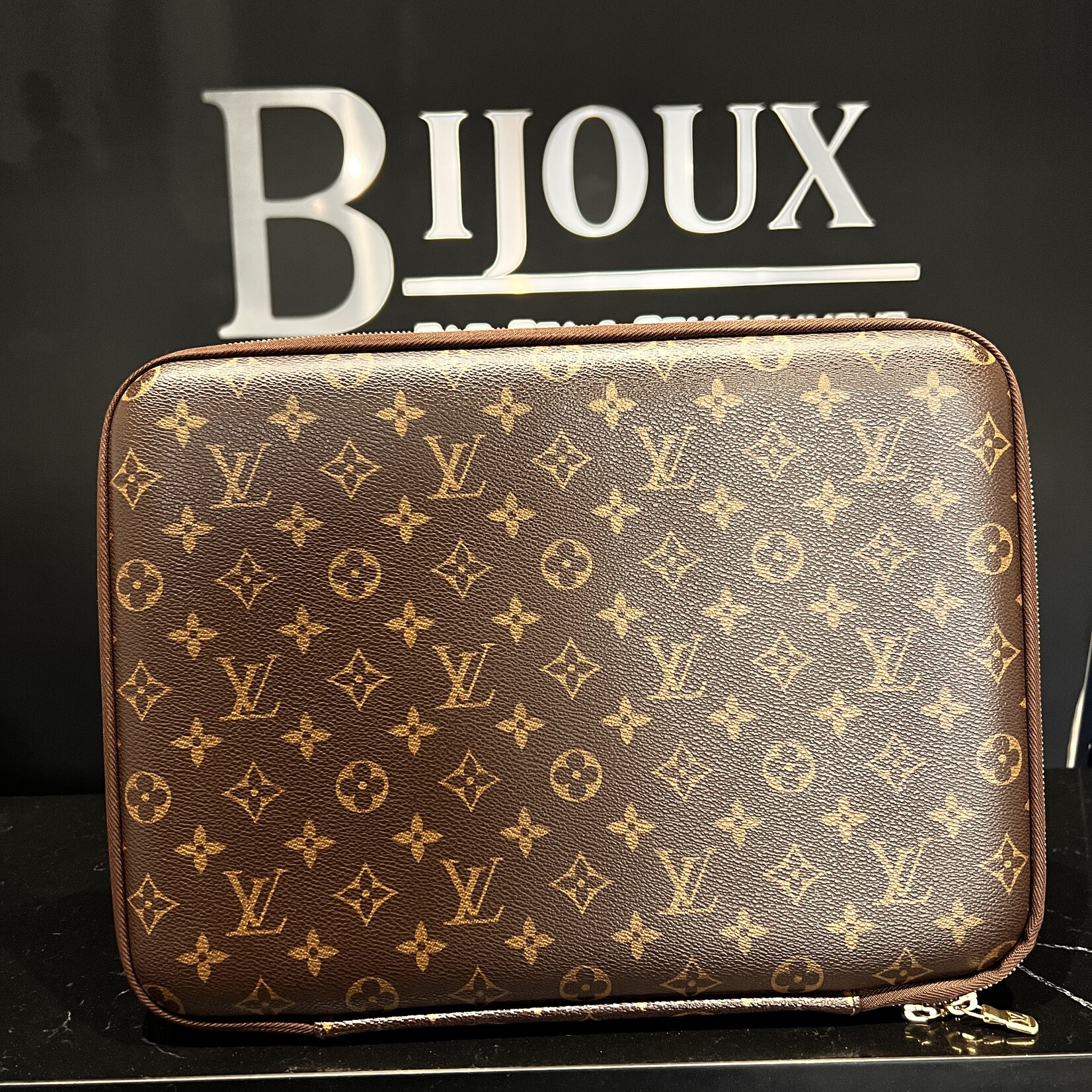 Louis Vuitton Louis Vuitton Laptop Sleeve