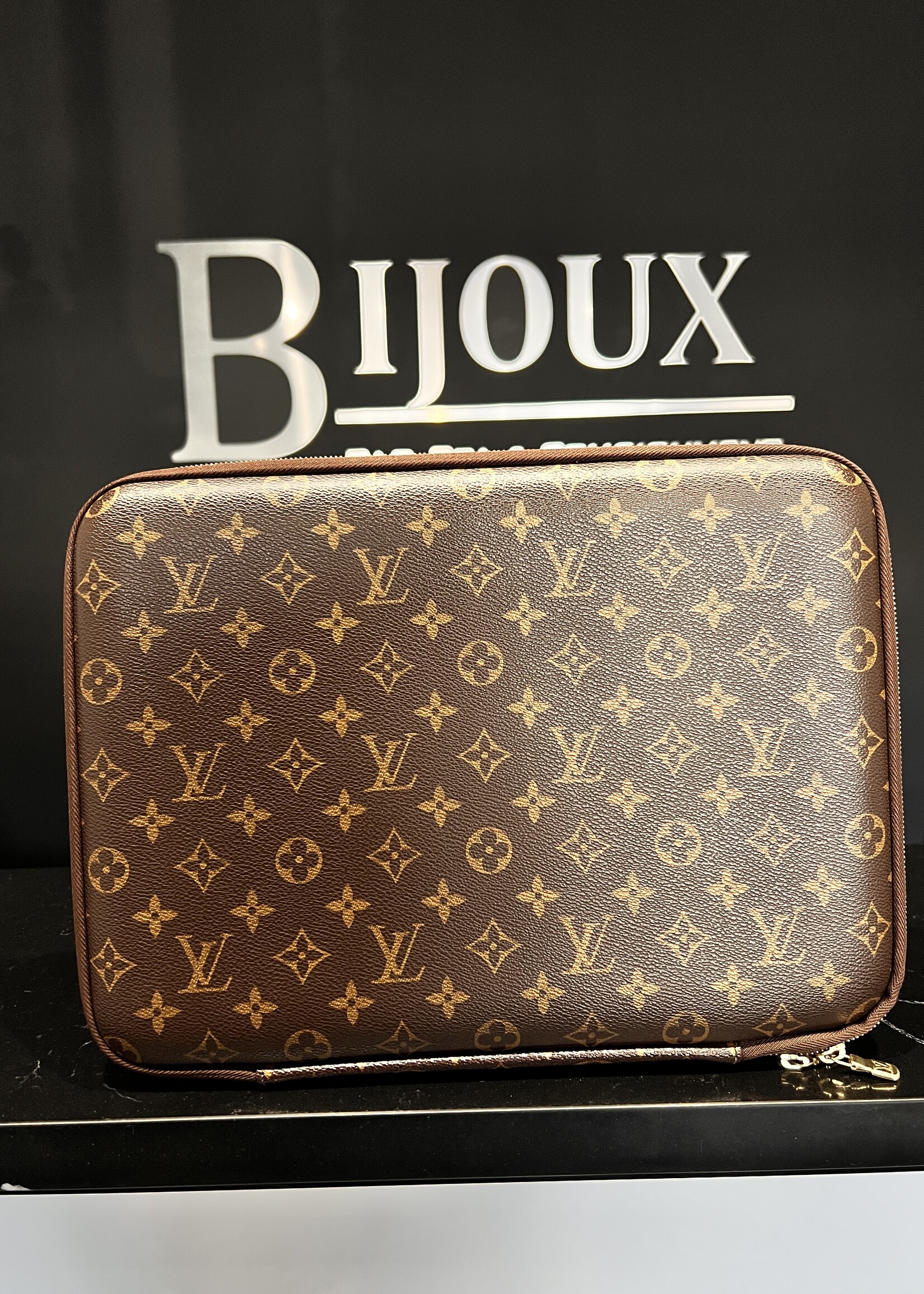 Louis Vuitton Louis Vuitton Laptop Sleeve