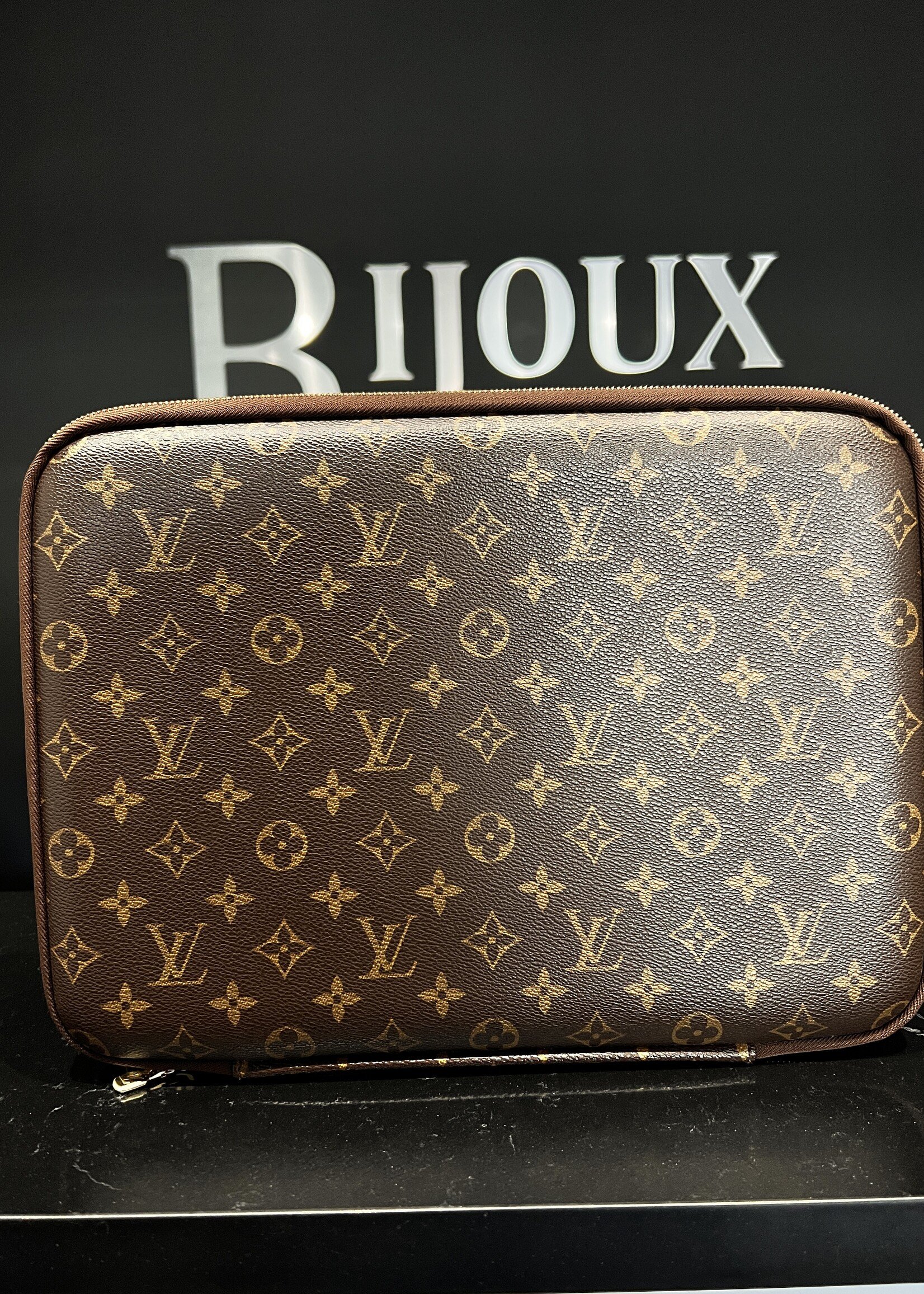 Louis Vuitton Louis Vuitton Laptop Sleeve