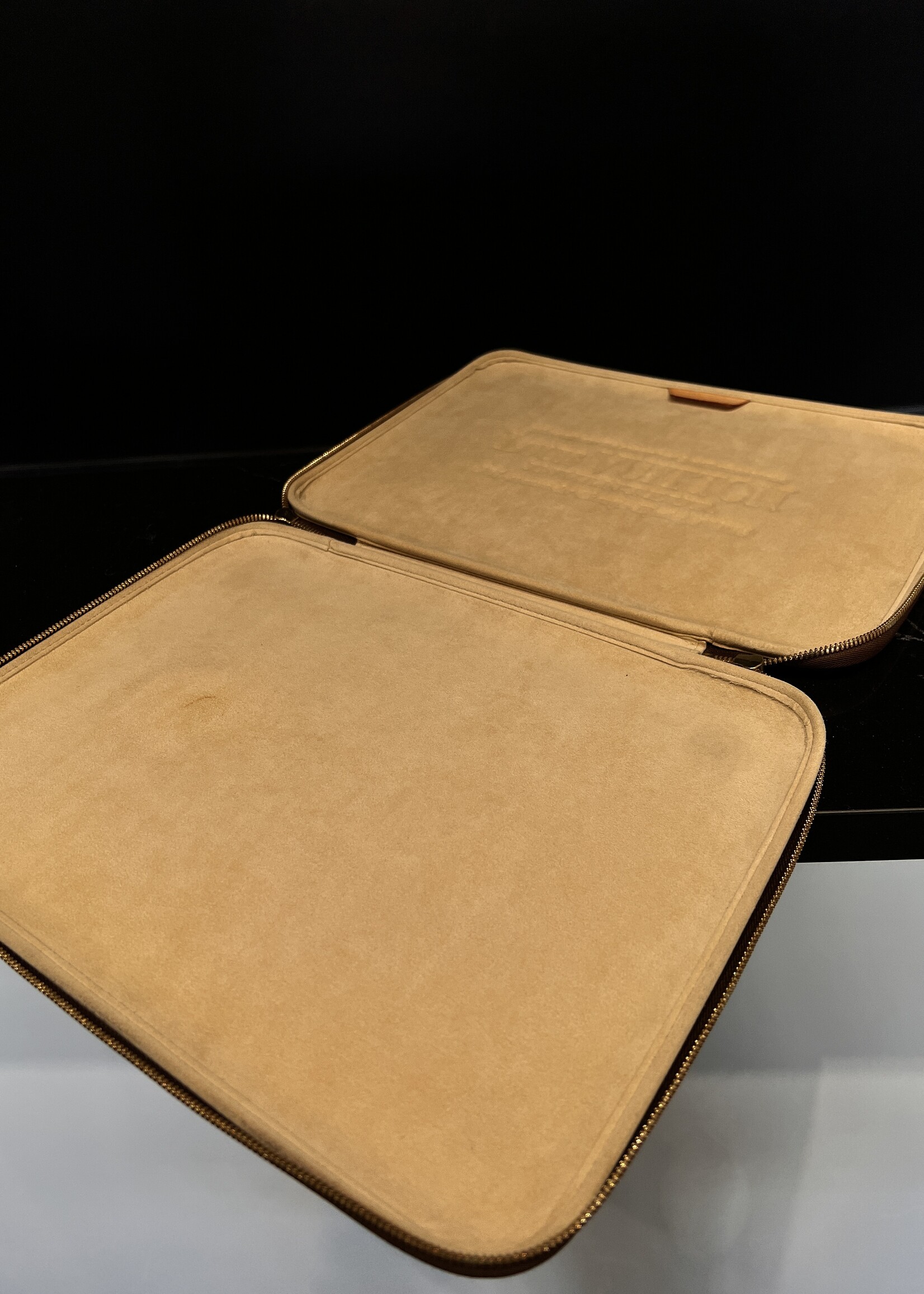Louis Vuitton Louis Vuitton Laptop Sleeve