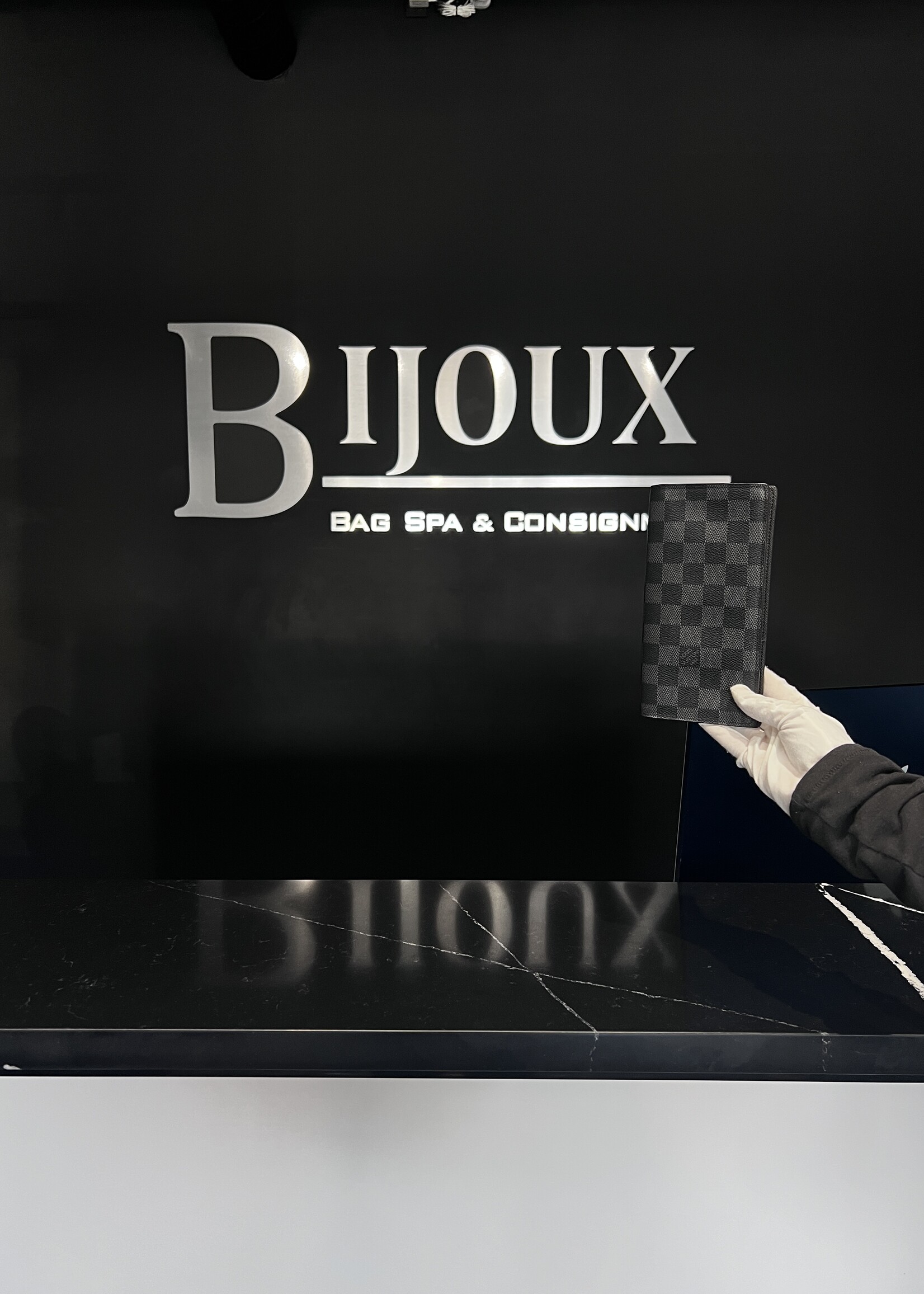 Louis Vuitton SOLD - Louis Vuitton Long Brazza Wallet