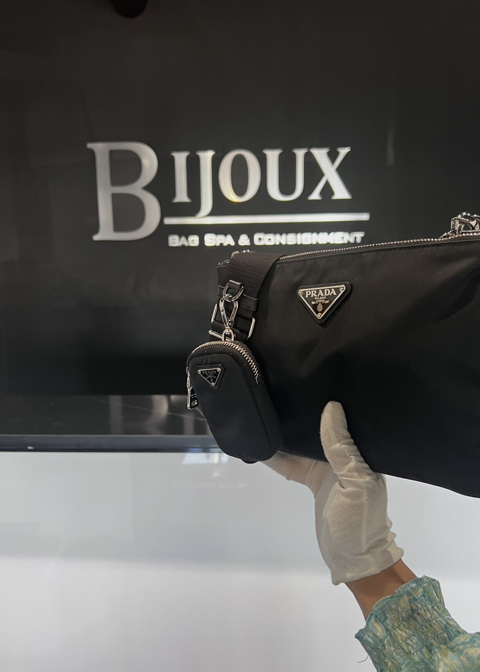 Prada SOLD- Prada Re-Edition Messenger