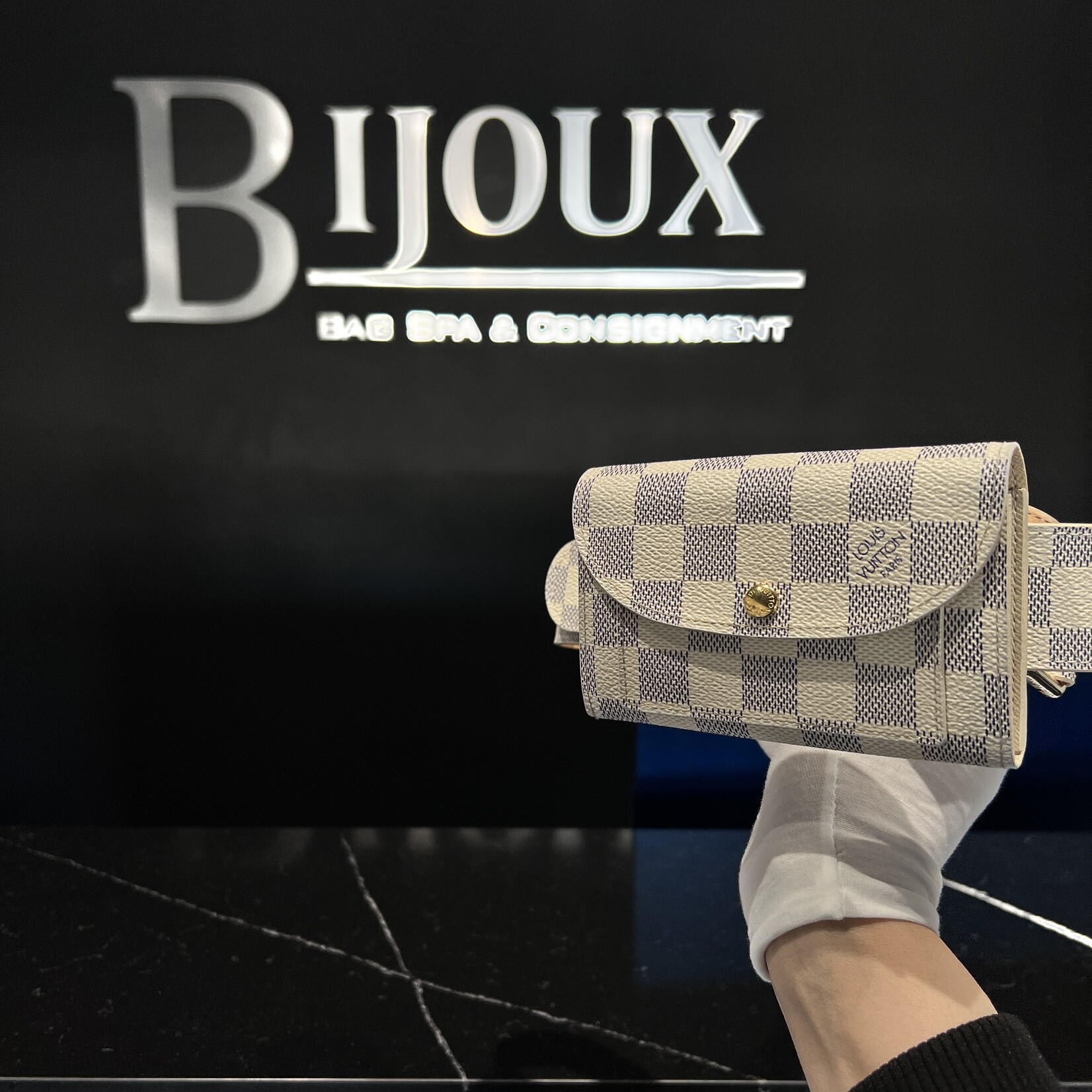 Louis Vuitton Louis Vuitton Damier Azur Pochette Solo Belt