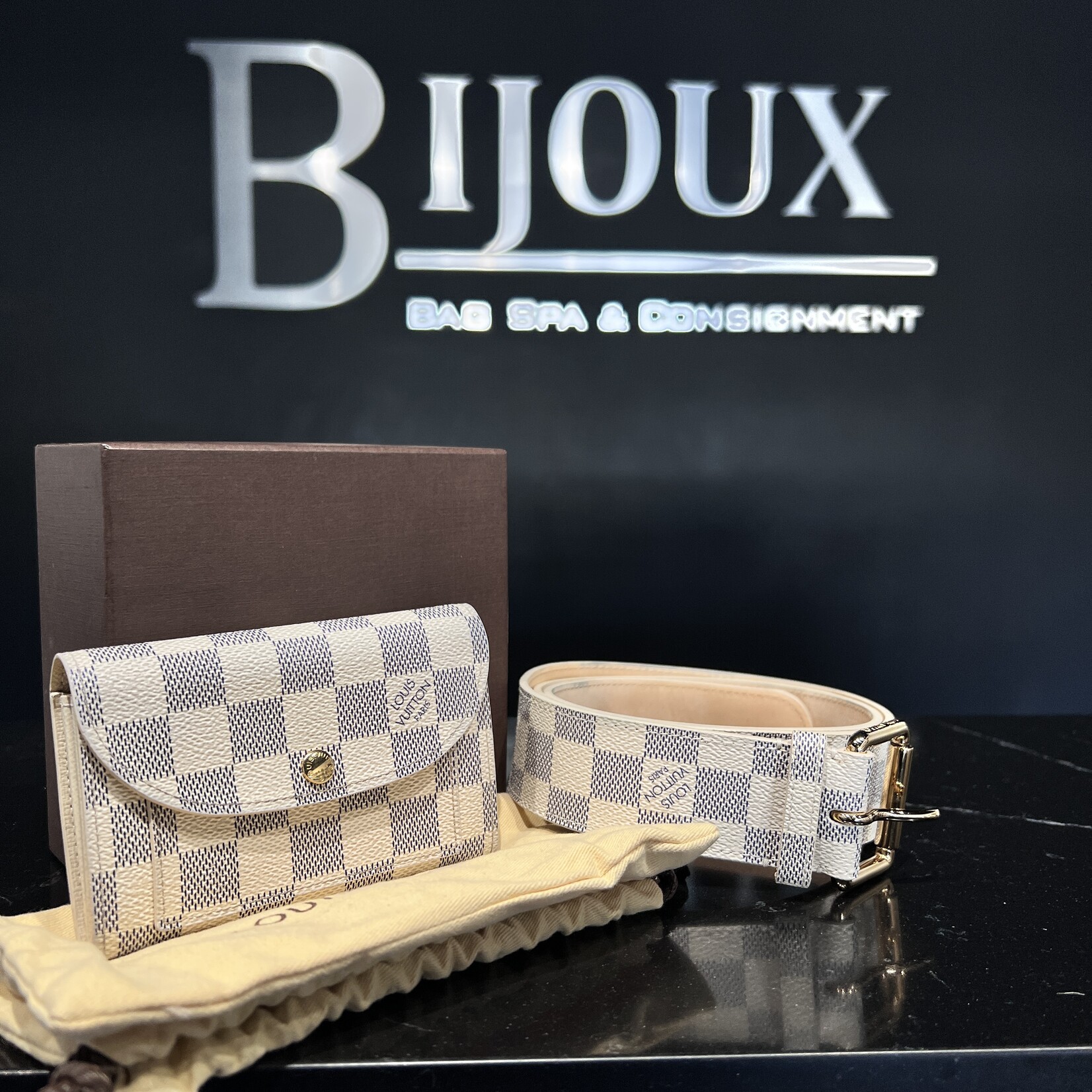 Louis Vuitton Louis Vuitton Damier Azur Pochette Solo Belt