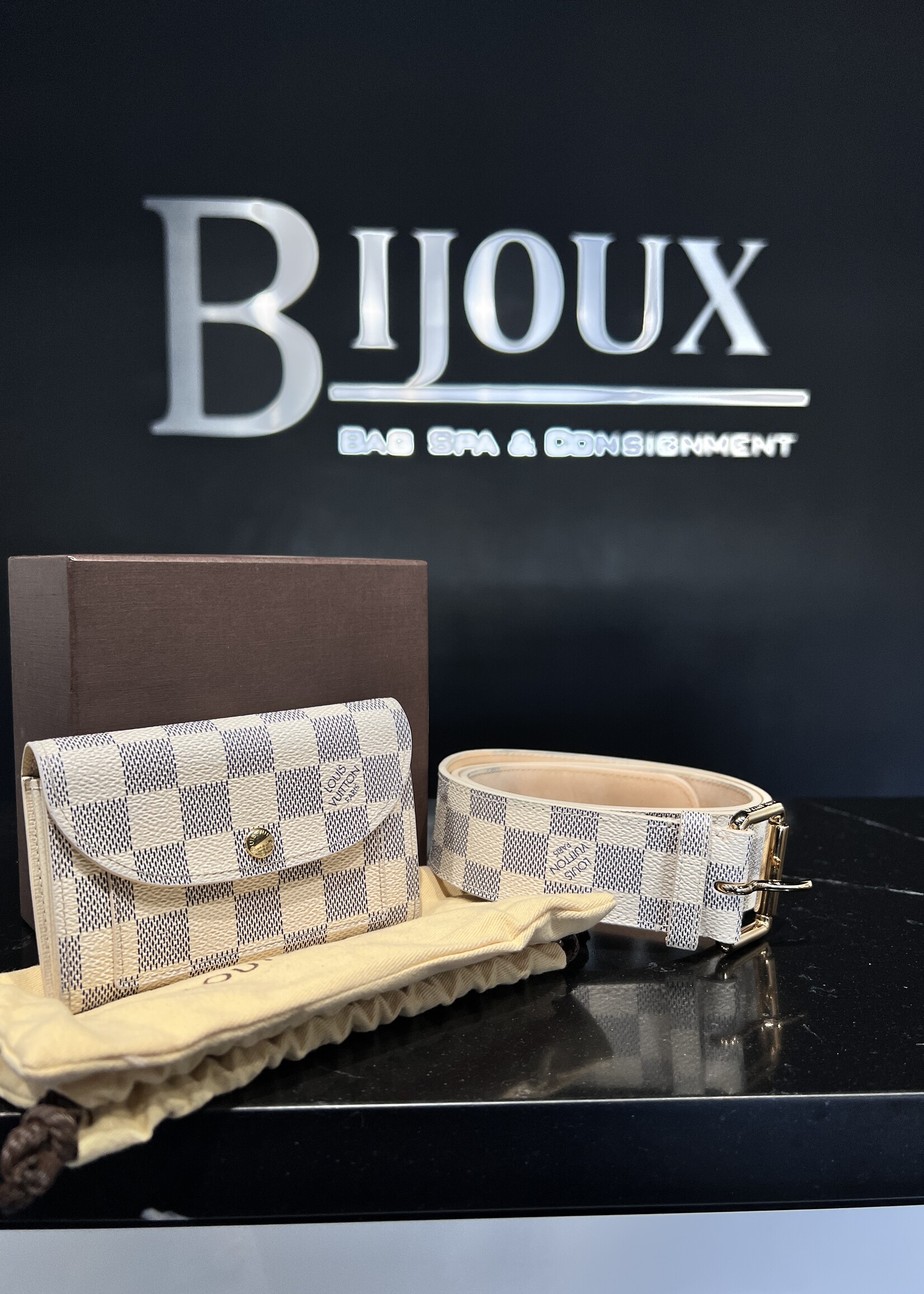 Louis Vuitton Louis Vuitton Damier Azur Pochette Solo Belt
