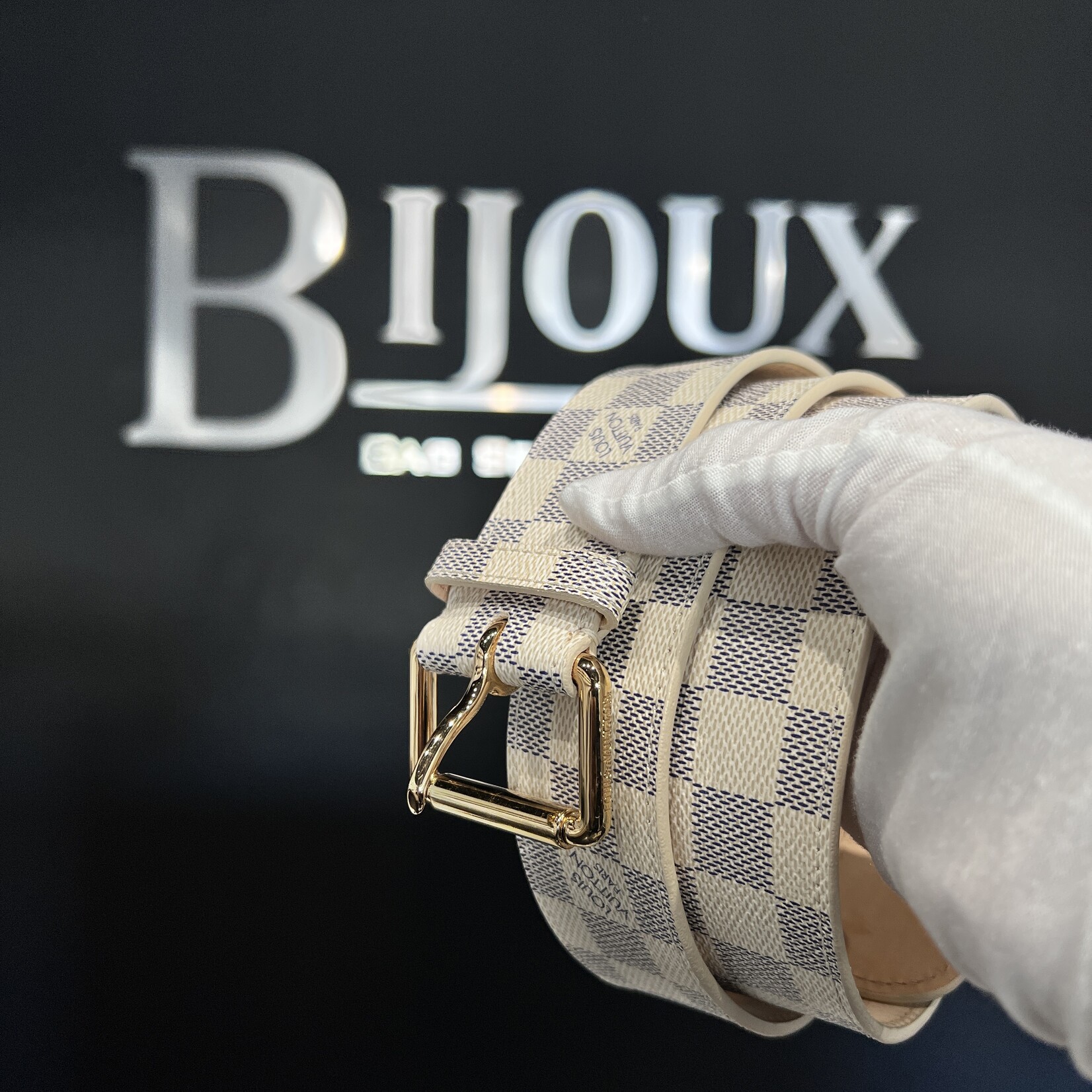 Louis Vuitton Louis Vuitton Damier Azur Pochette Solo Belt