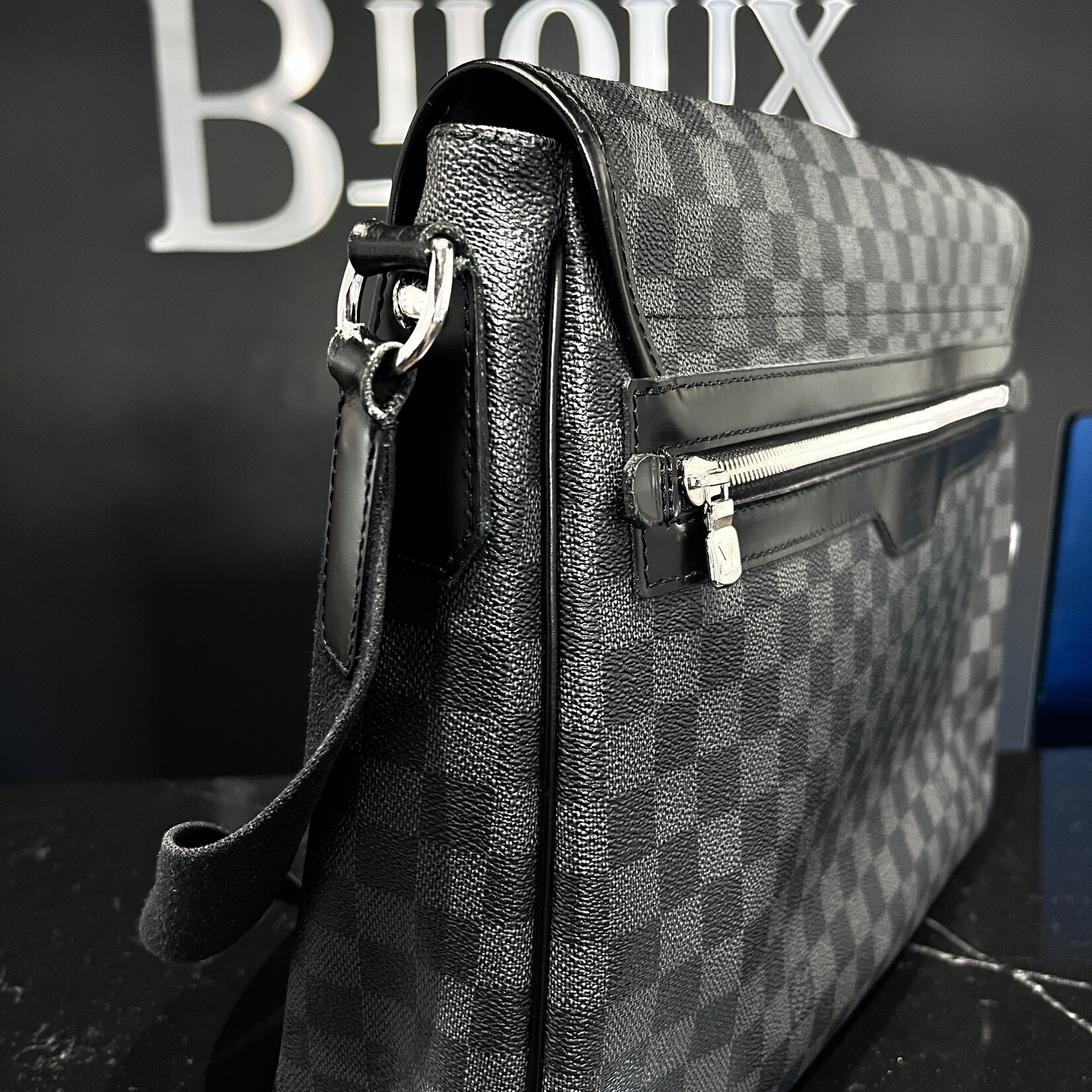 Louis Vuitton SOLD - Louis Vuitton Daniel MM