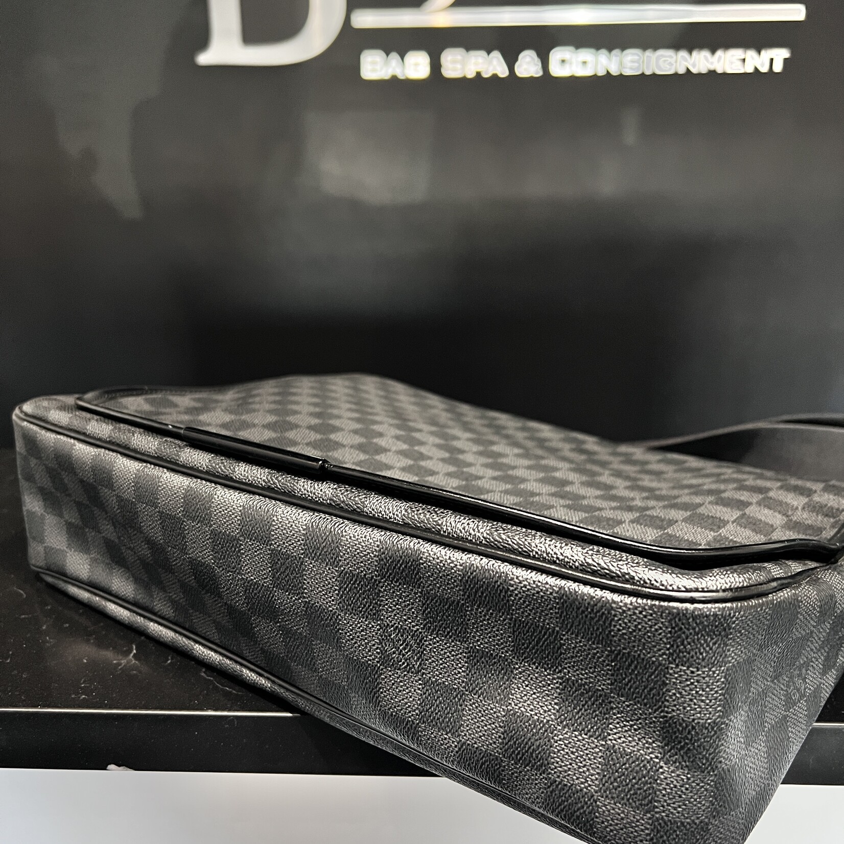 Louis Vuitton SOLD - Louis Vuitton Daniel MM