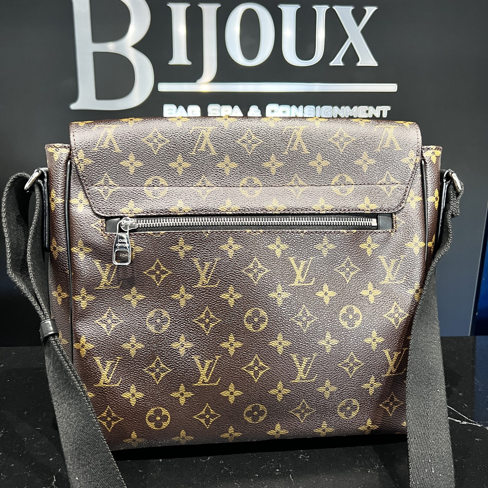 Louis Vuitton SOLD - Louis Vuitton Monogram Macassar MM