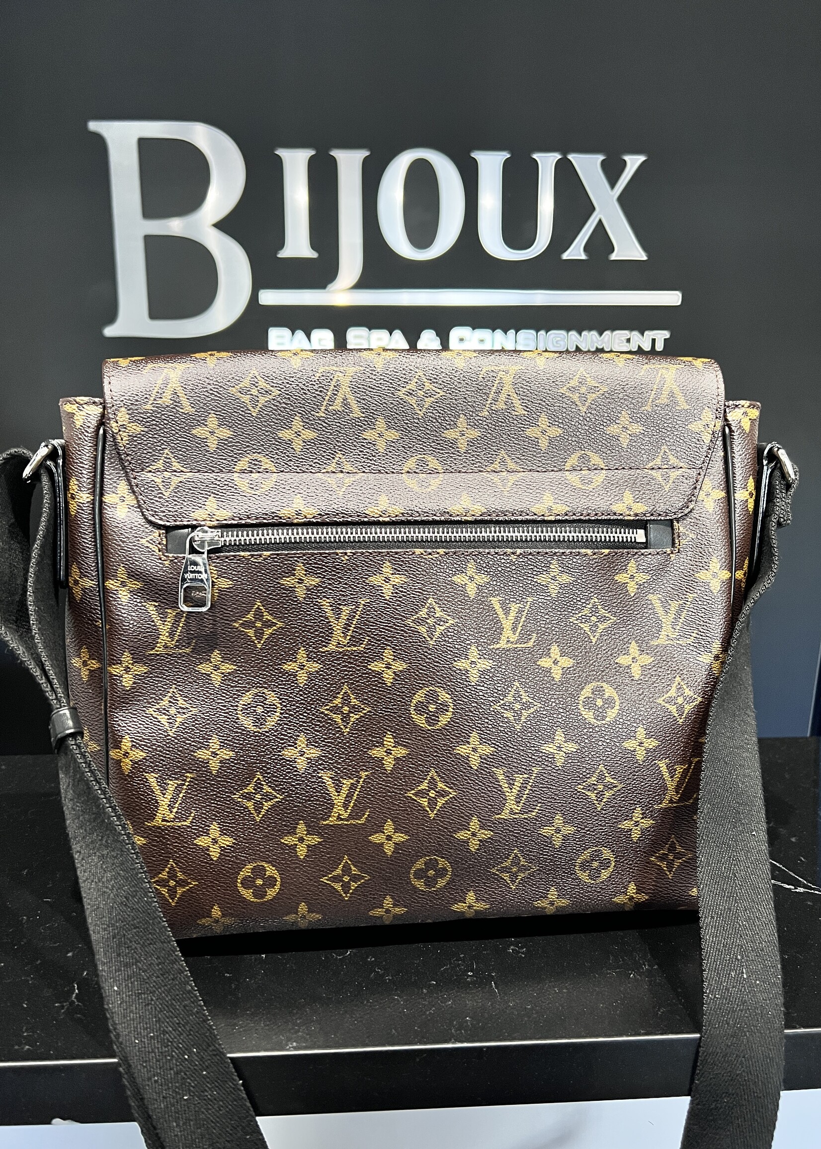 Louis Vuitton SOLD - Louis Vuitton Monogram Macassar MM