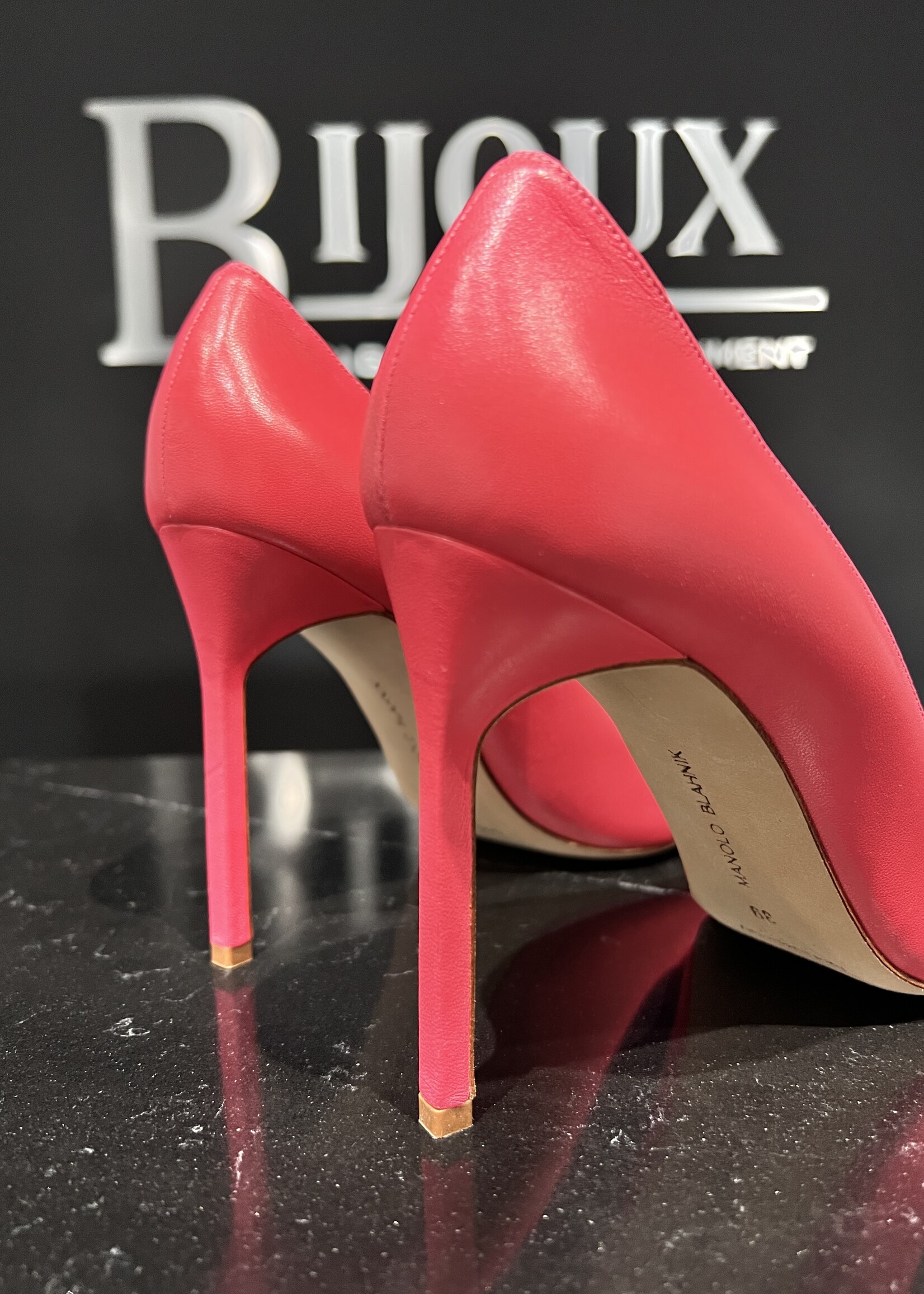 Manolo Blahnik SOLD- Manolo Blahnik Pink Heels 39