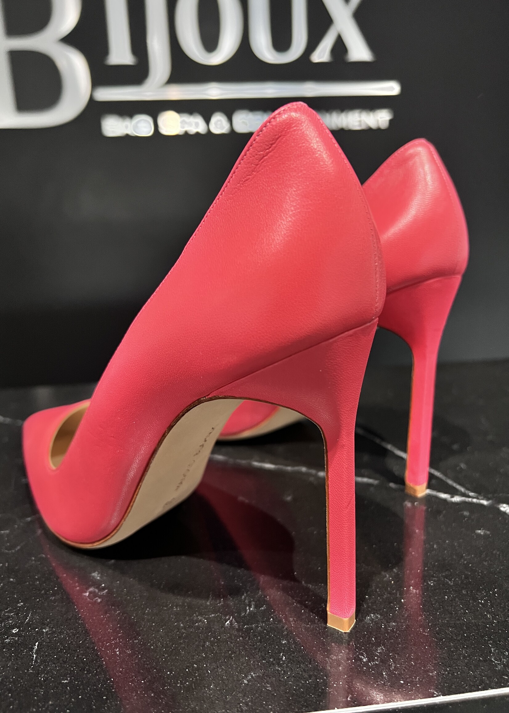 Manolo Blahnik SOLD- Manolo Blahnik Pink Heels 39