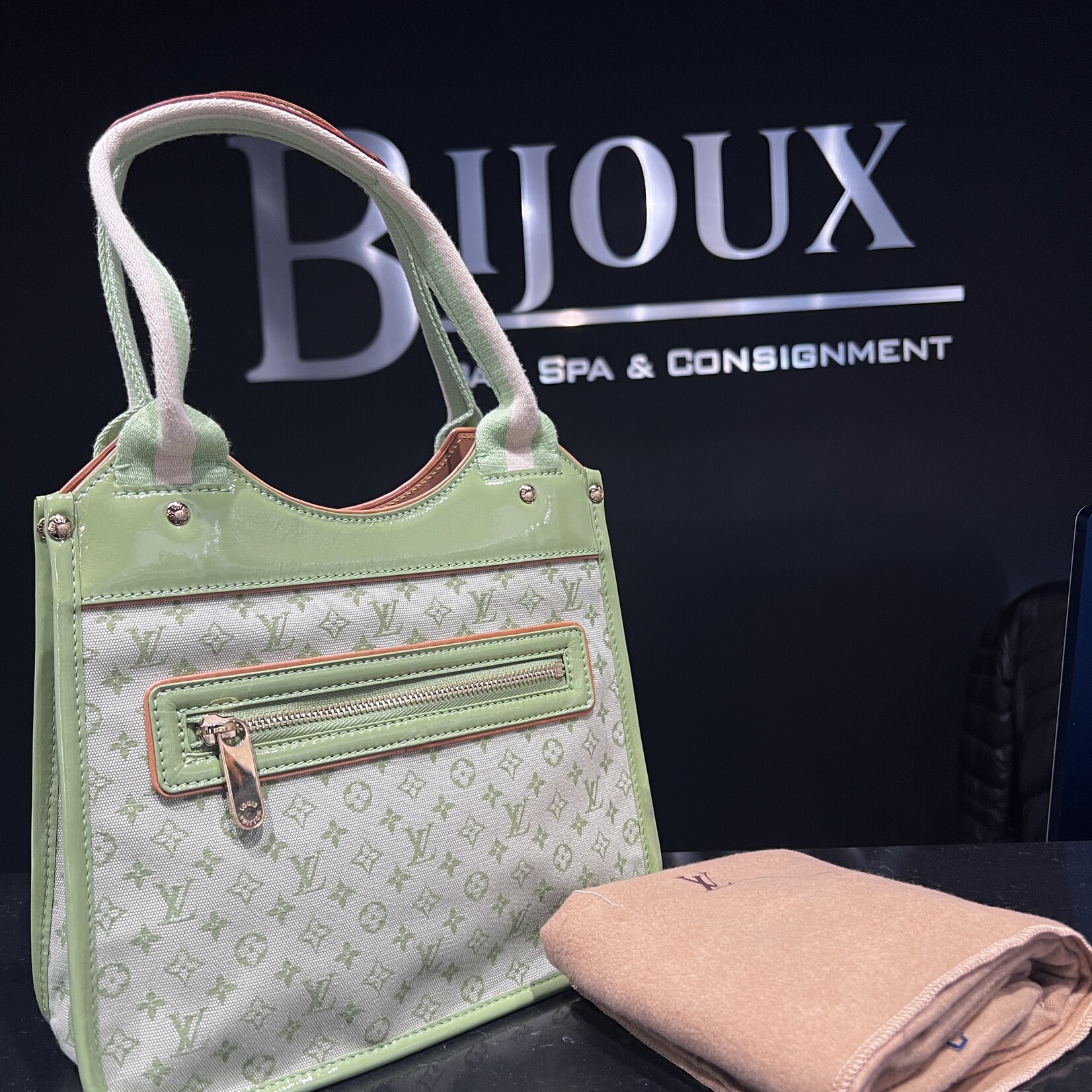 Louis Vuitton SOLD - Louis Vuitton Min Sac Kathleen