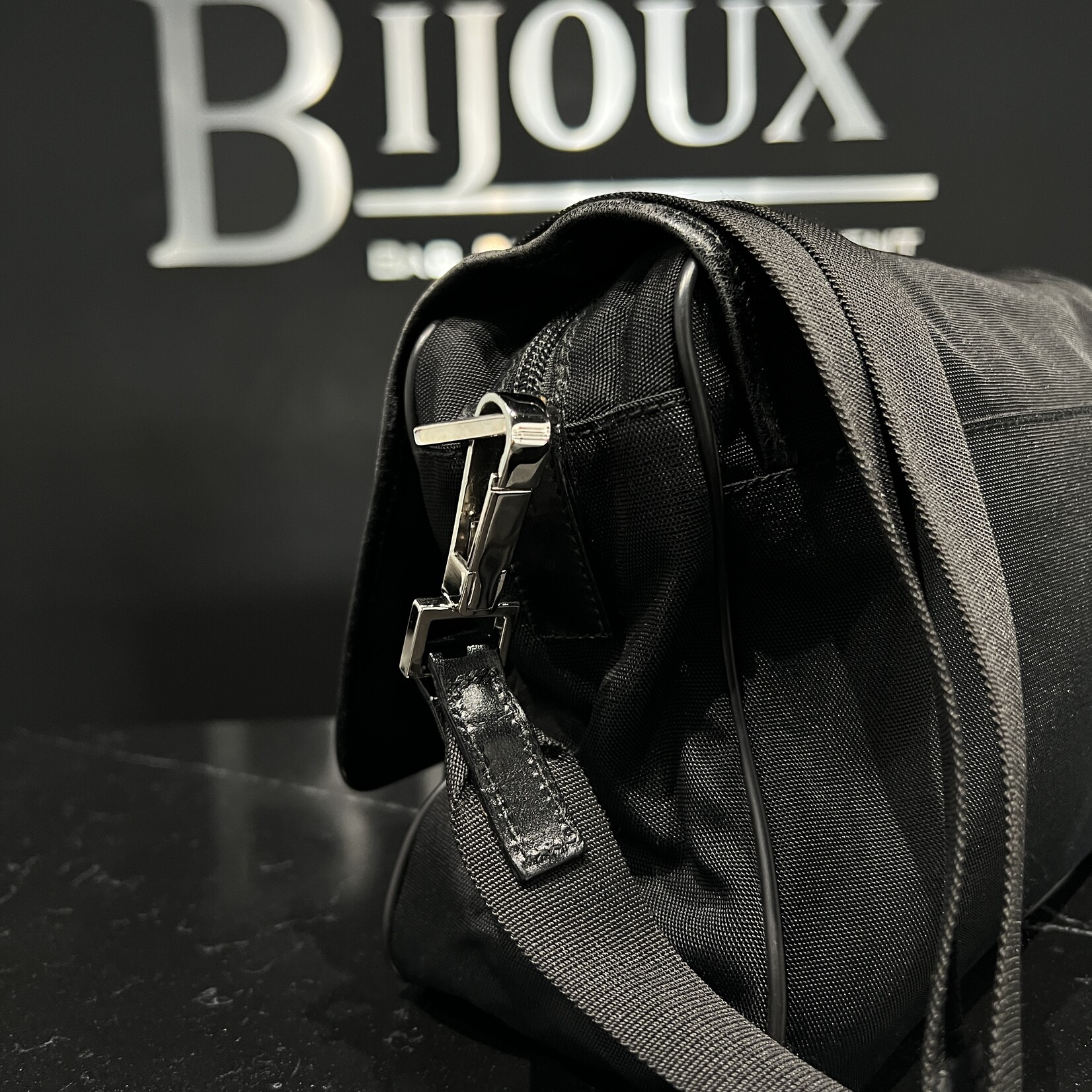 Gucci SOLD - Gucci Flat Pocket Messenger