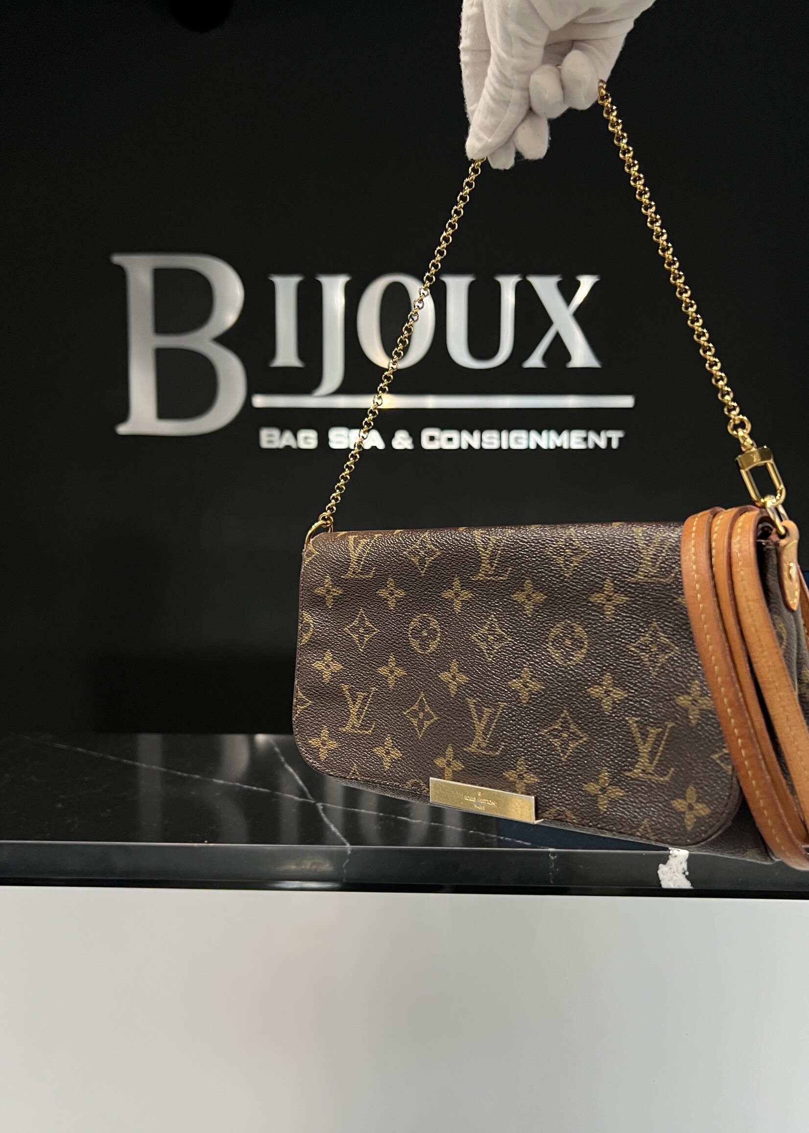 Louis Vuitton SOLD - Louis Vuitton Favourite MM
