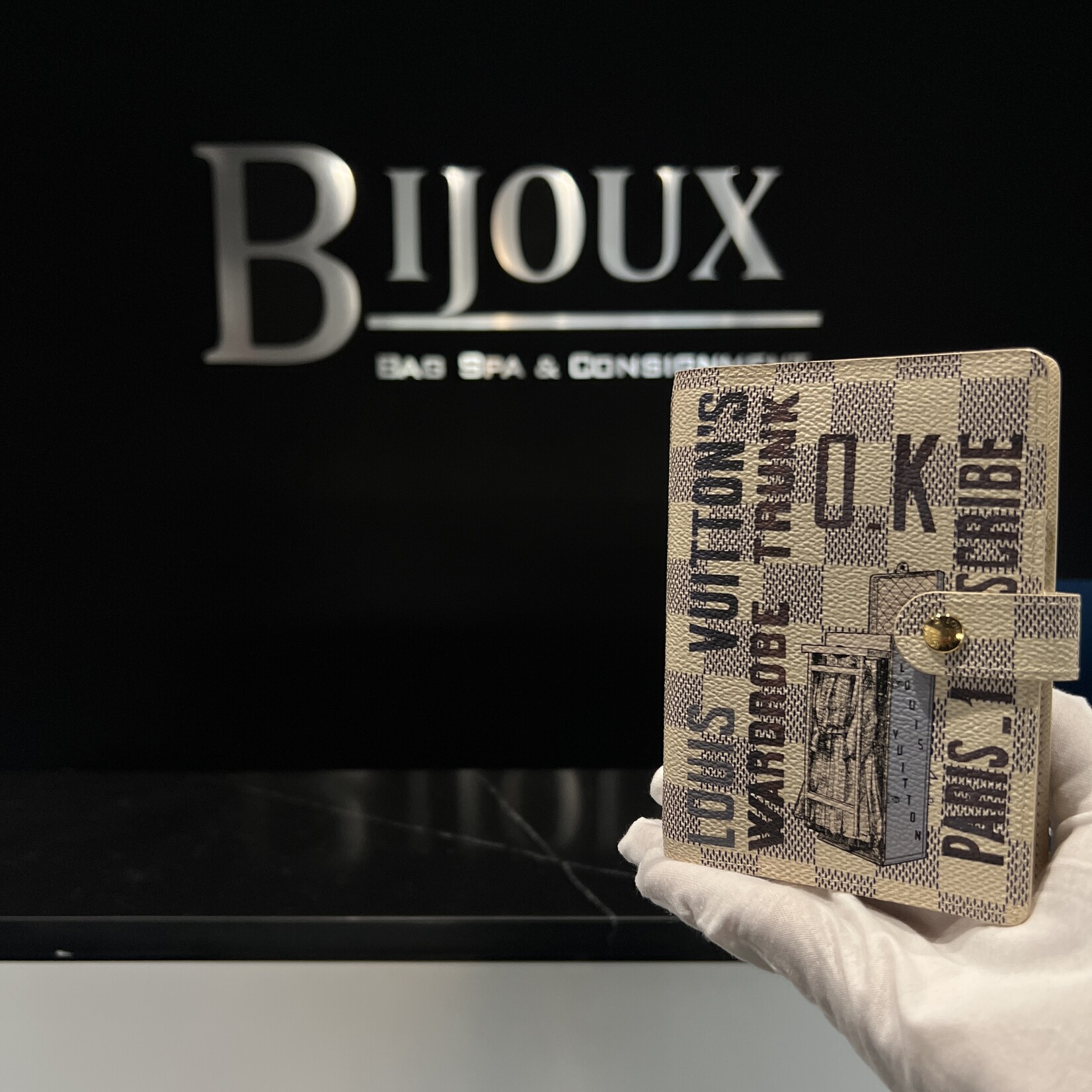 Louis Vuitton SOLD - Louis Vuitton Wardrobe Agenda PM