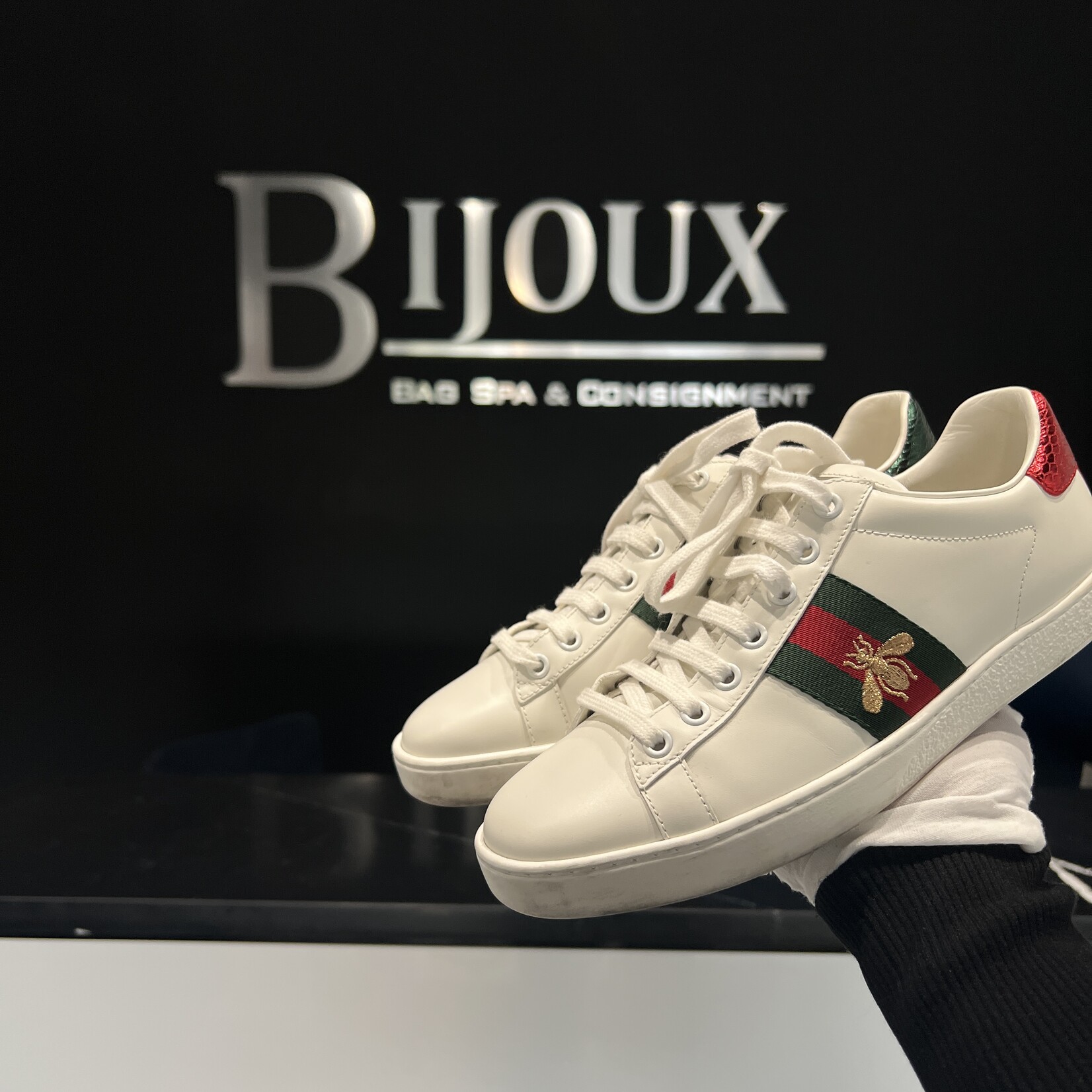 Gucci SOLD - Gucci Bee Sneakers - 38