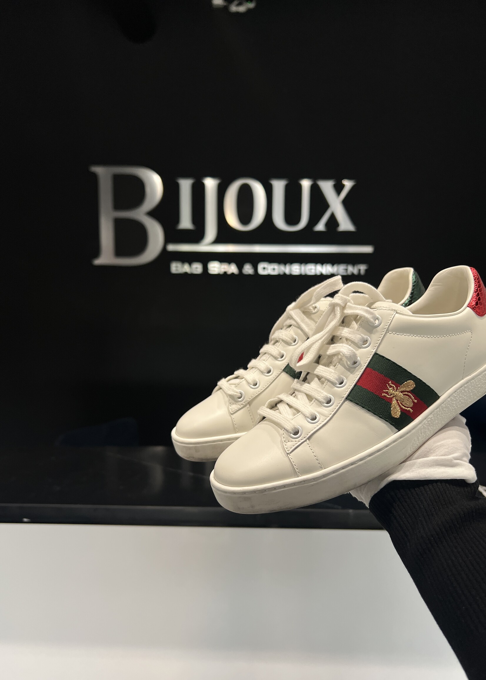 Gucci SOLD - Gucci Bee Sneakers - 38