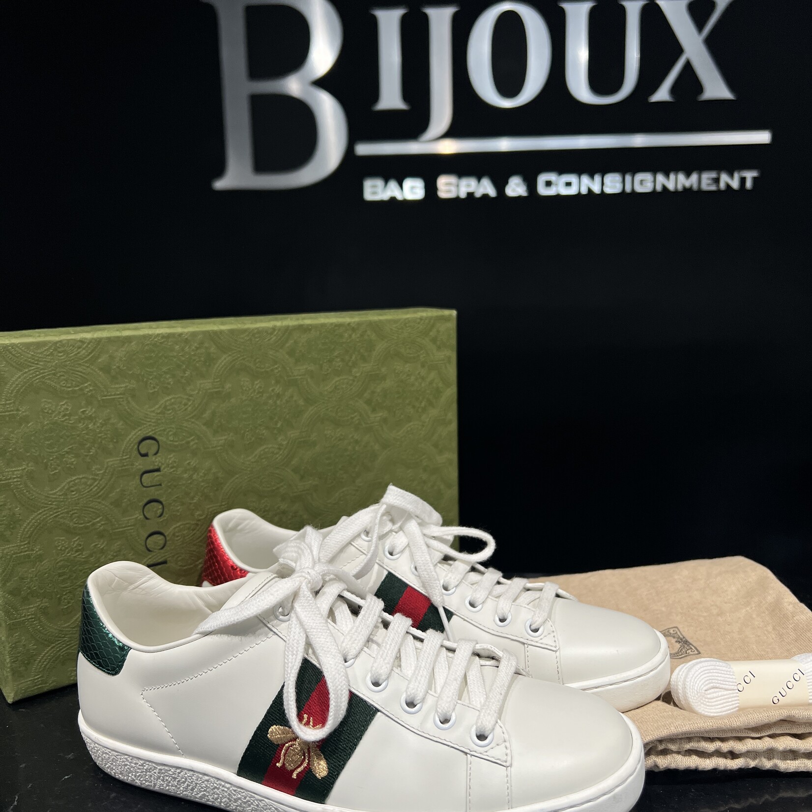 Gucci SOLD - Gucci Bee Sneakers - 38