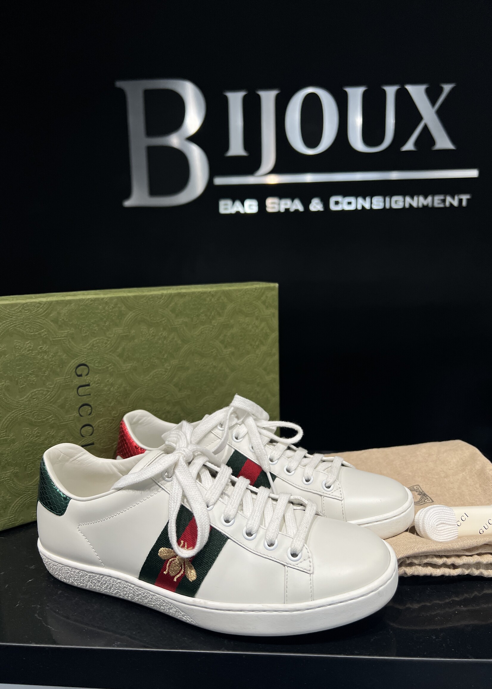 Gucci SOLD - Gucci Bee Sneakers - 38
