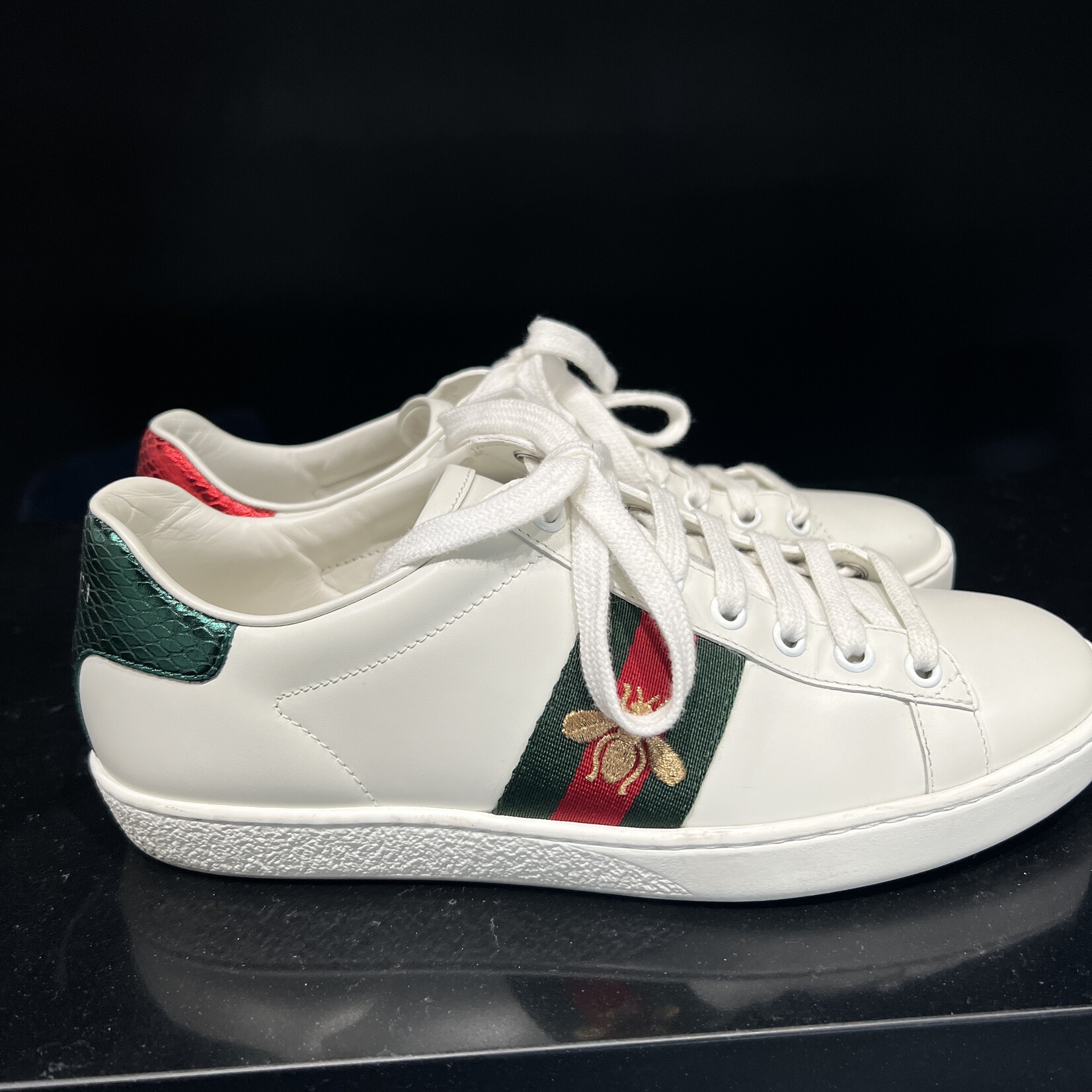 Gucci SOLD - Gucci Bee Sneakers - 38