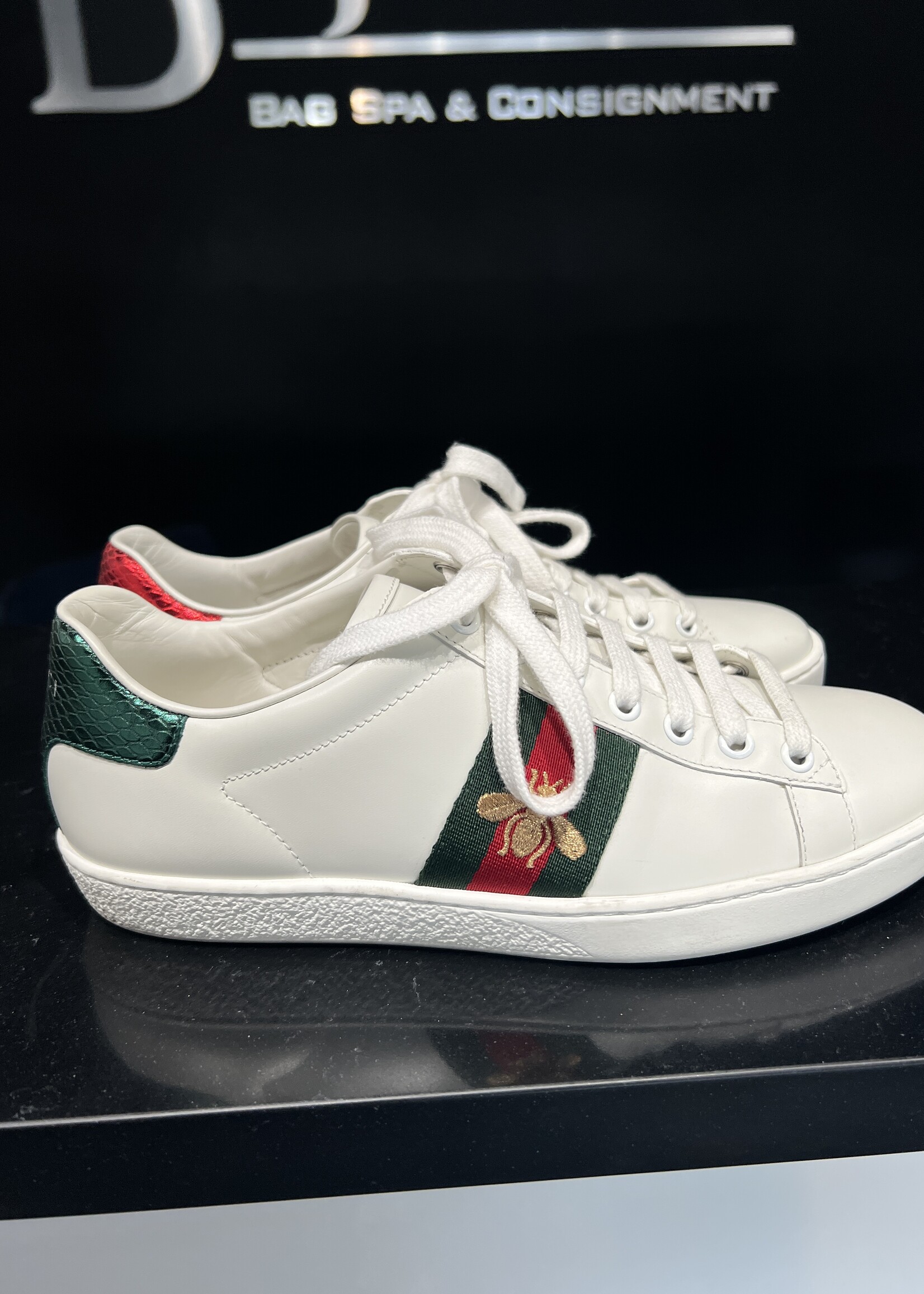 Gucci SOLD - Gucci Bee Sneakers - 38