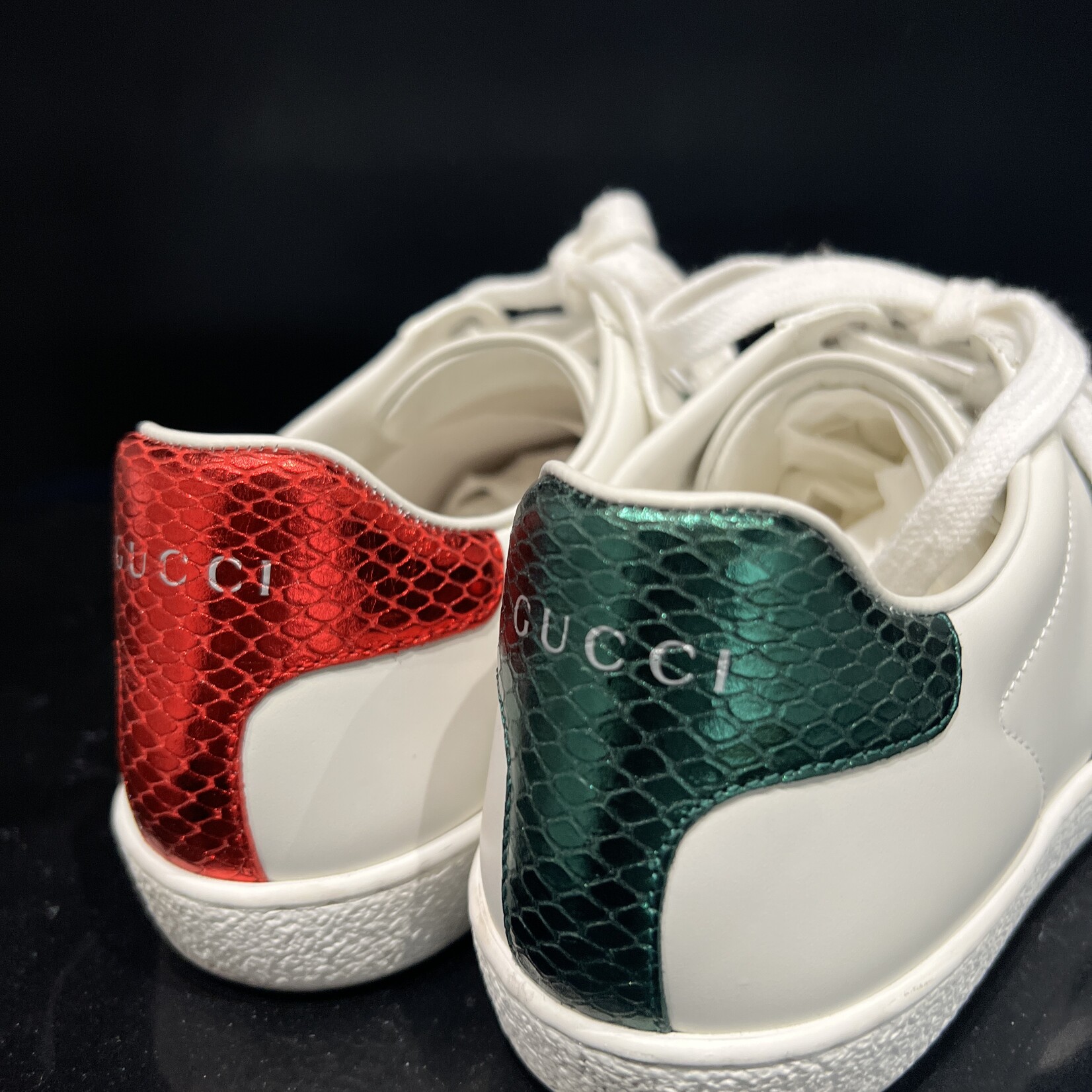 Gucci SOLD - Gucci Bee Sneakers - 38
