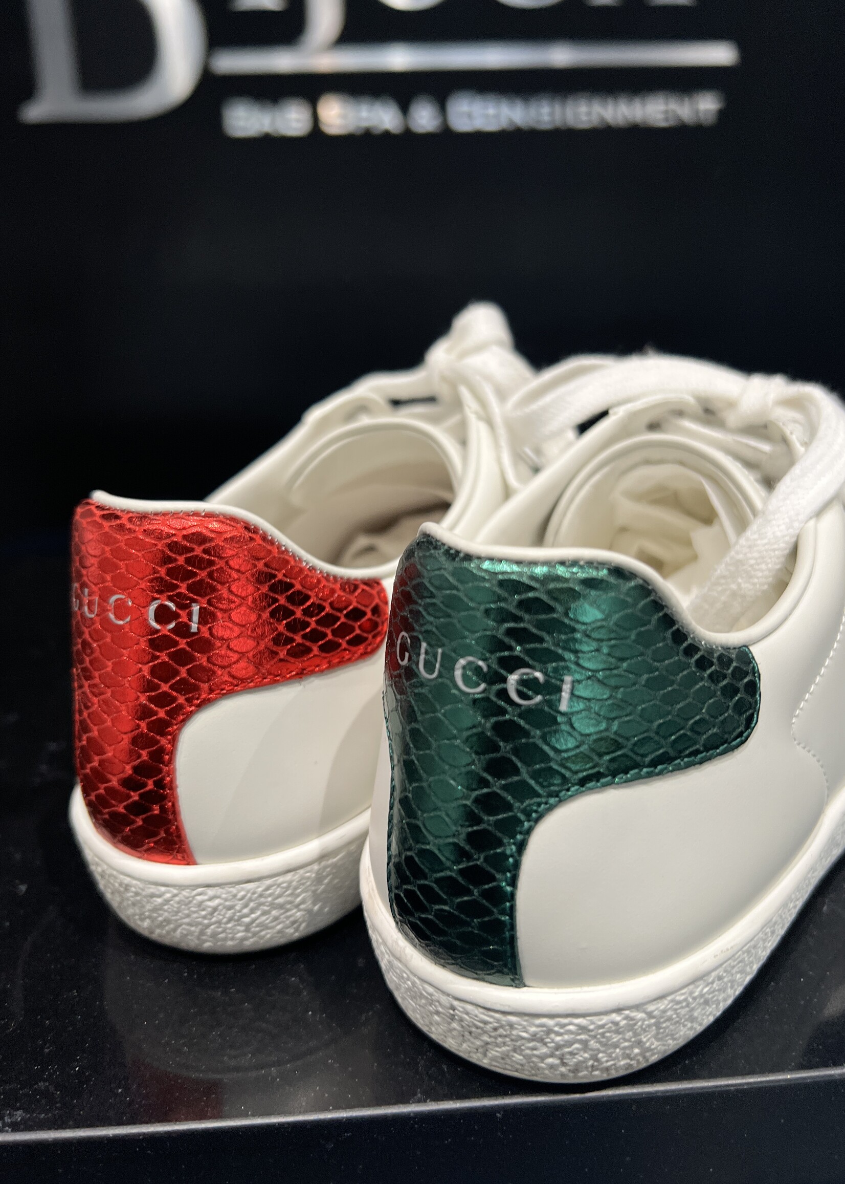 Gucci SOLD - Gucci Bee Sneakers - 38