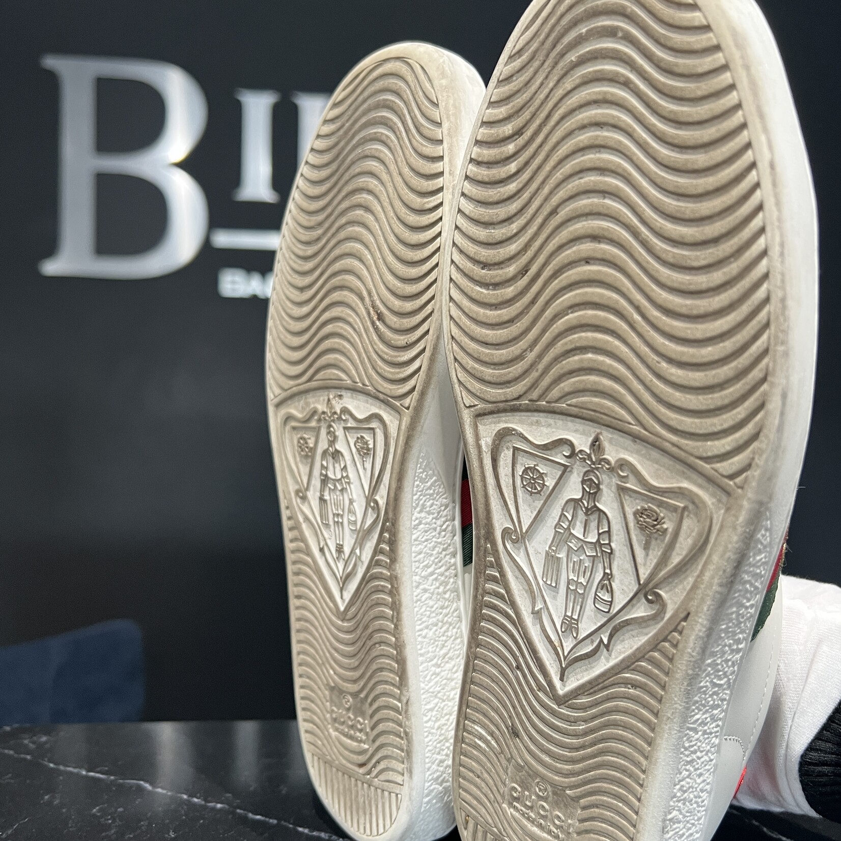 Gucci SOLD - Gucci Bee Sneakers - 38