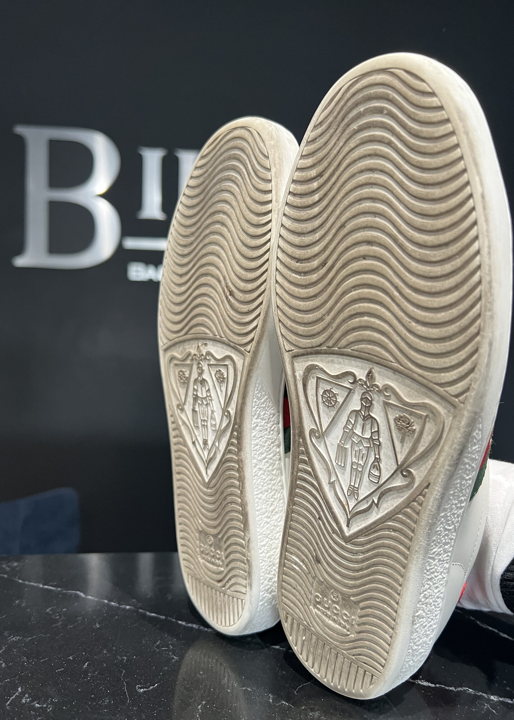 Gucci SOLD - Gucci Bee Sneakers - 38