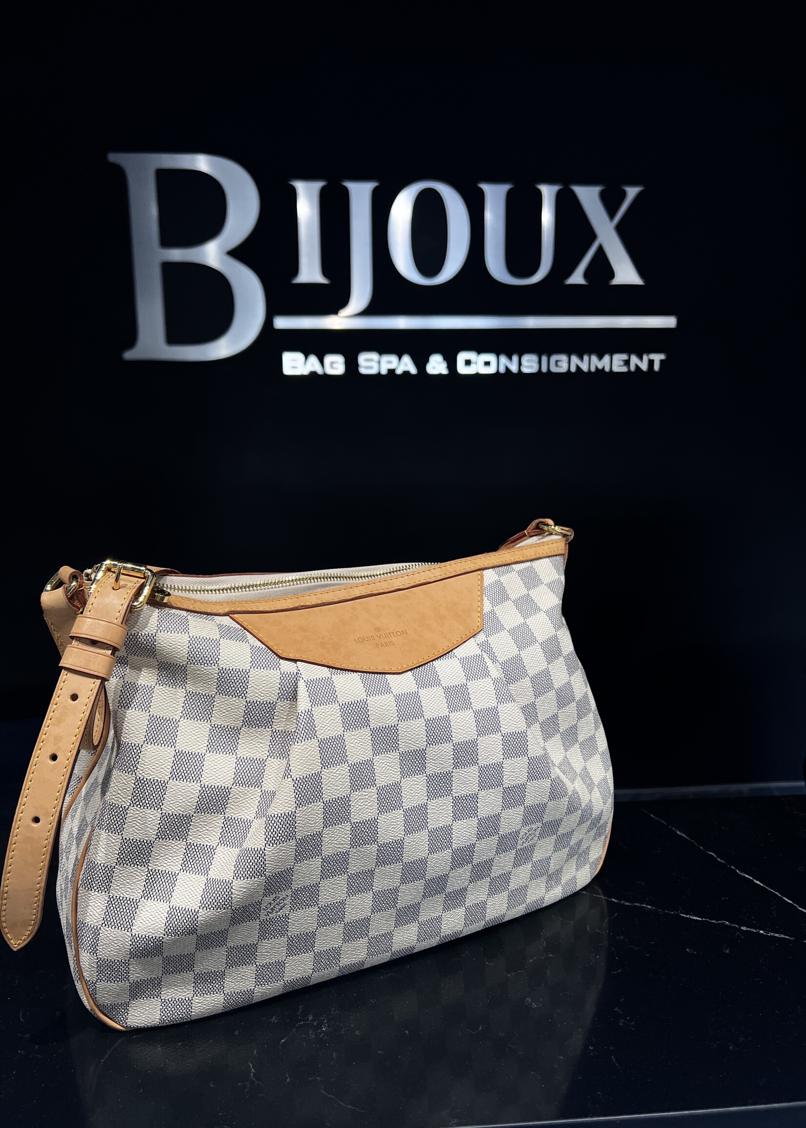 Louis Vuitton SOLD- Louis Vuitton Siracusa MM