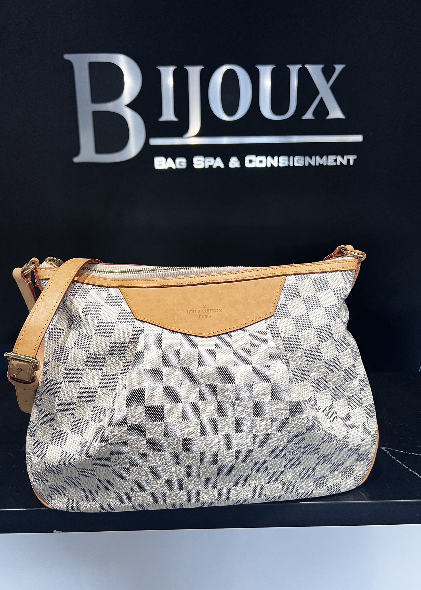 Louis Vuitton SOLD- Louis Vuitton Siracusa MM