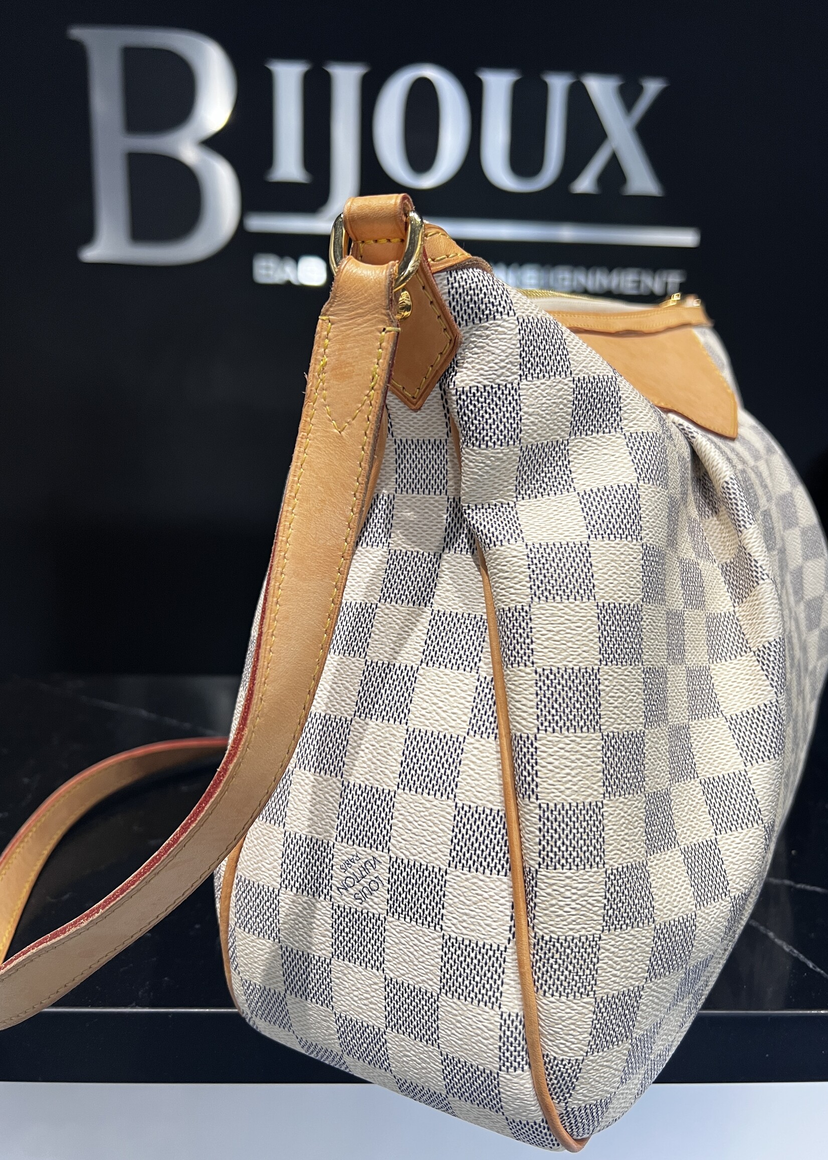 Louis Vuitton SOLD- Louis Vuitton Siracusa MM