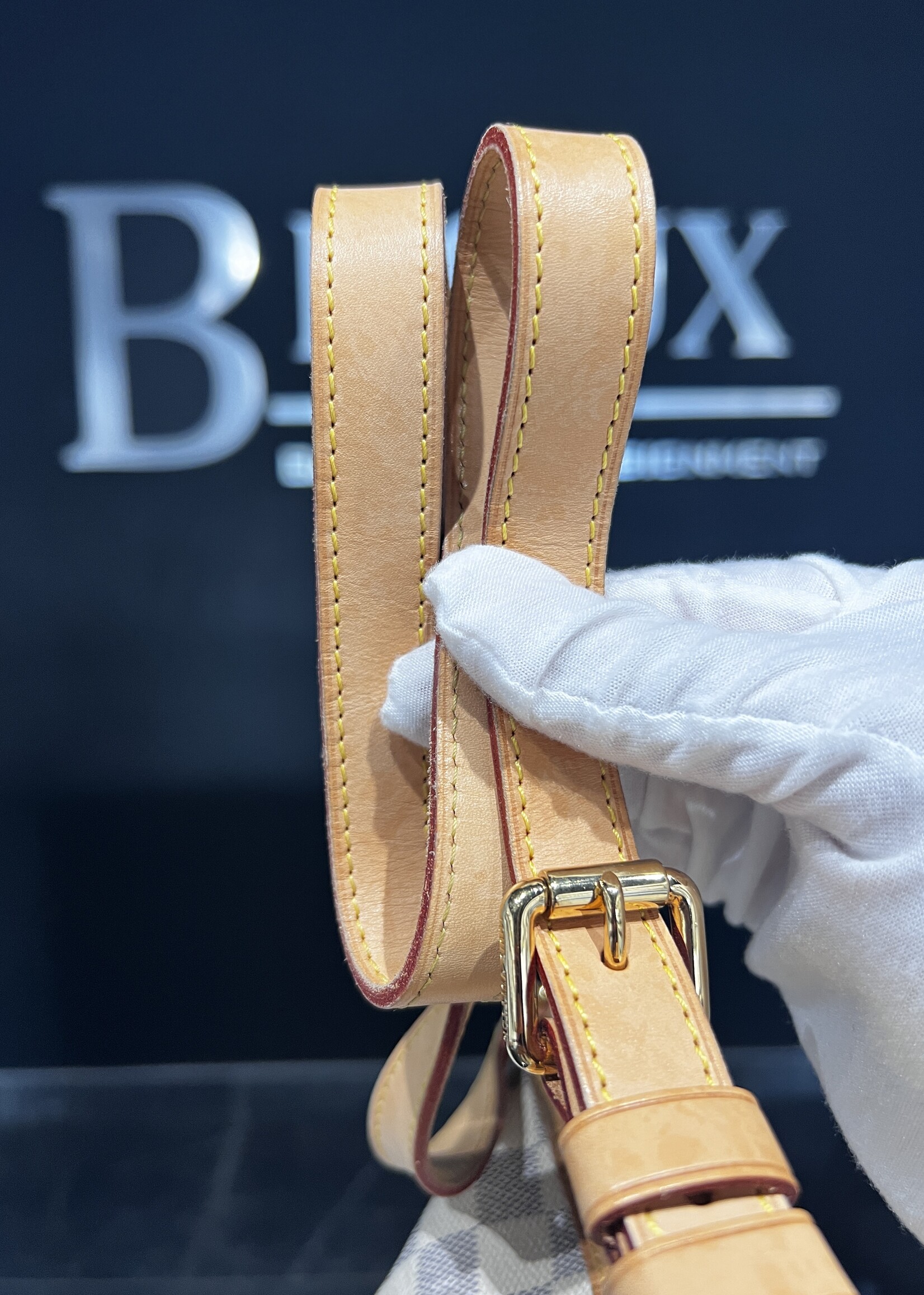 Louis Vuitton SOLD- Louis Vuitton Siracusa MM