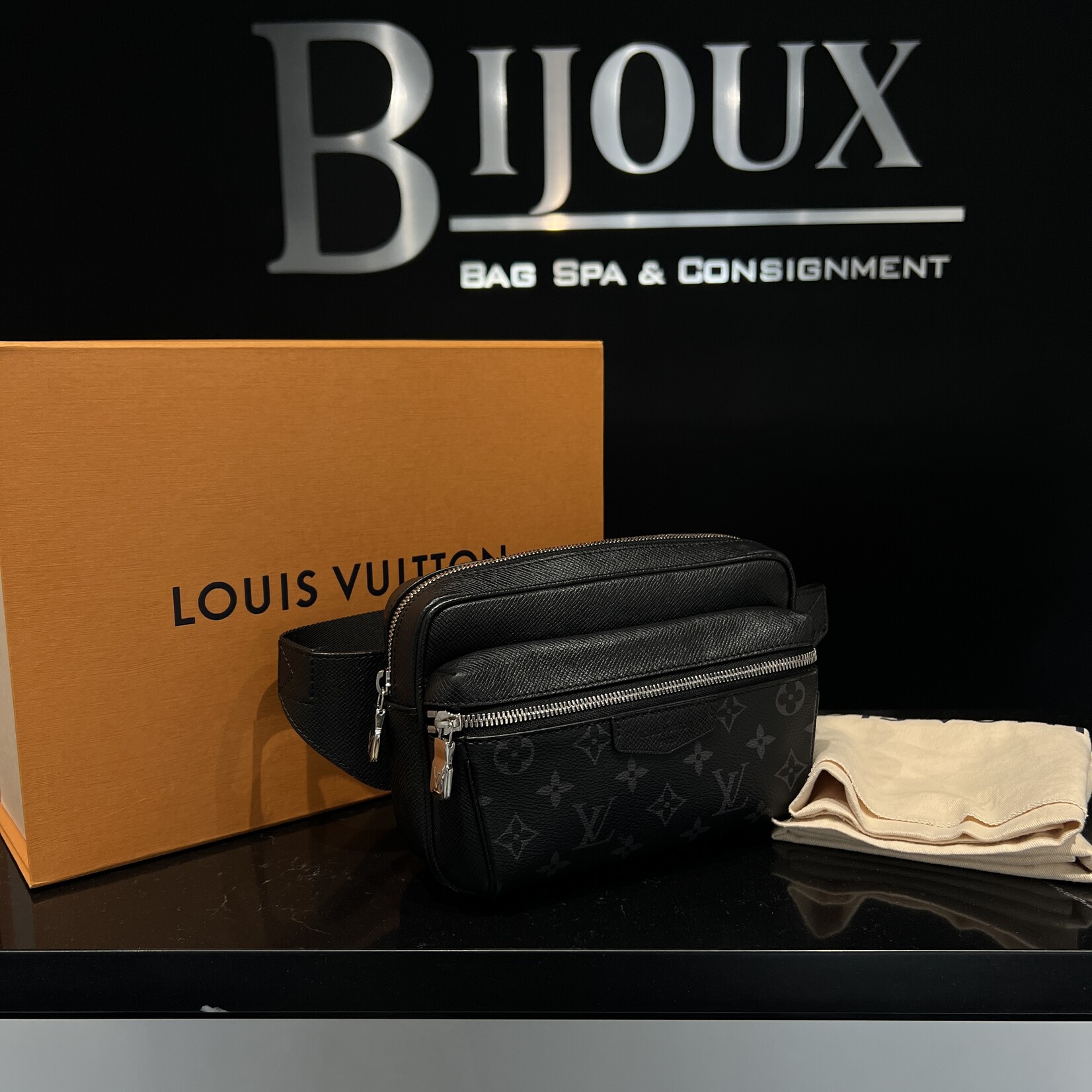 Louis Vuitton Louis Vuitton Eclipse Taiga Messenger