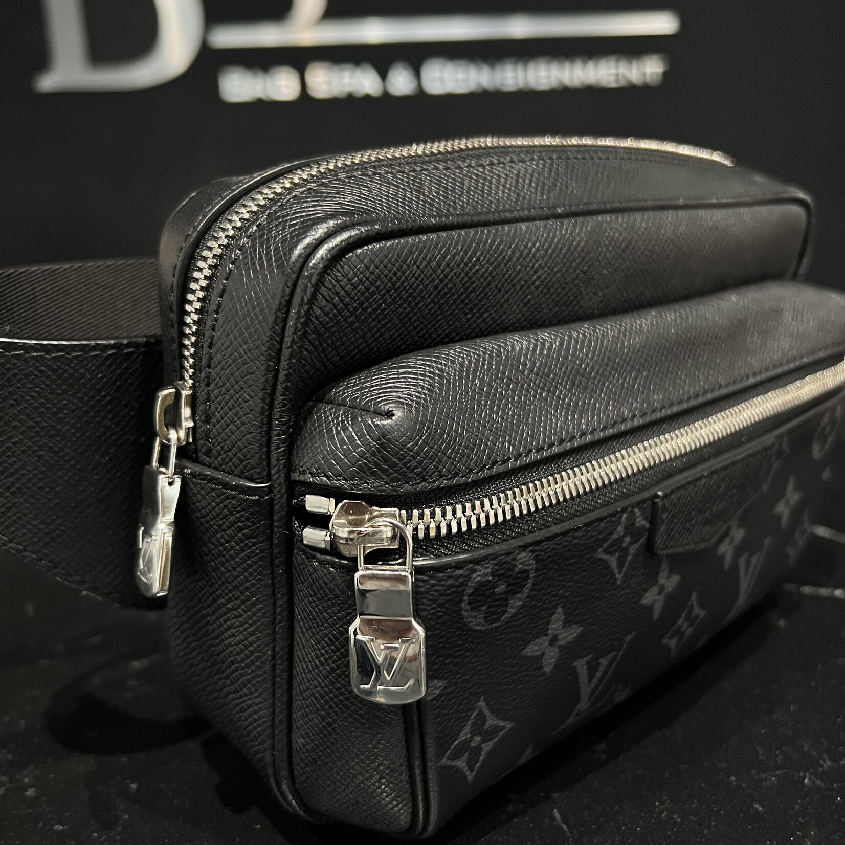 Louis Vuitton Louis Vuitton Eclipse Taiga Messenger