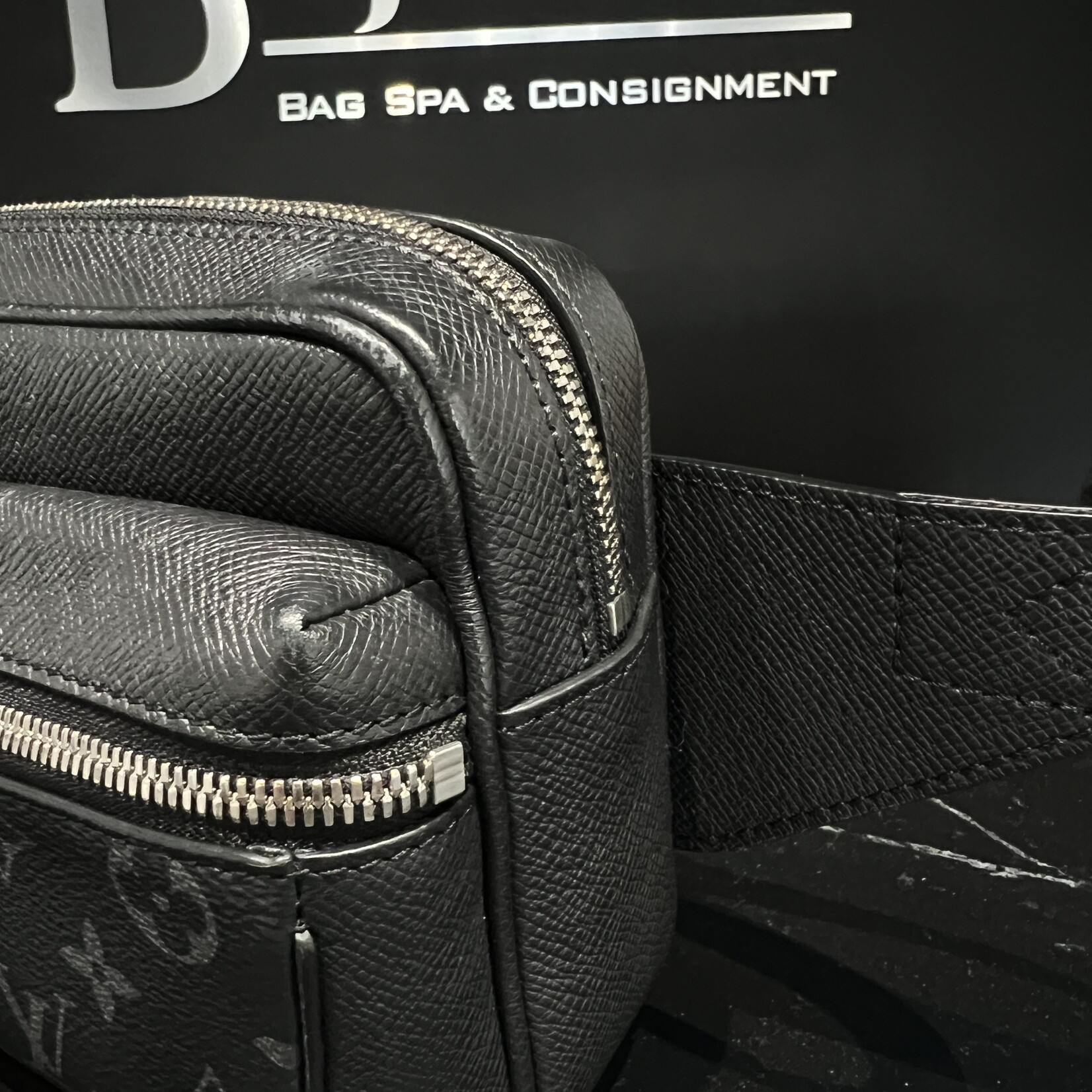 Louis Vuitton Louis Vuitton Eclipse Taiga Messenger