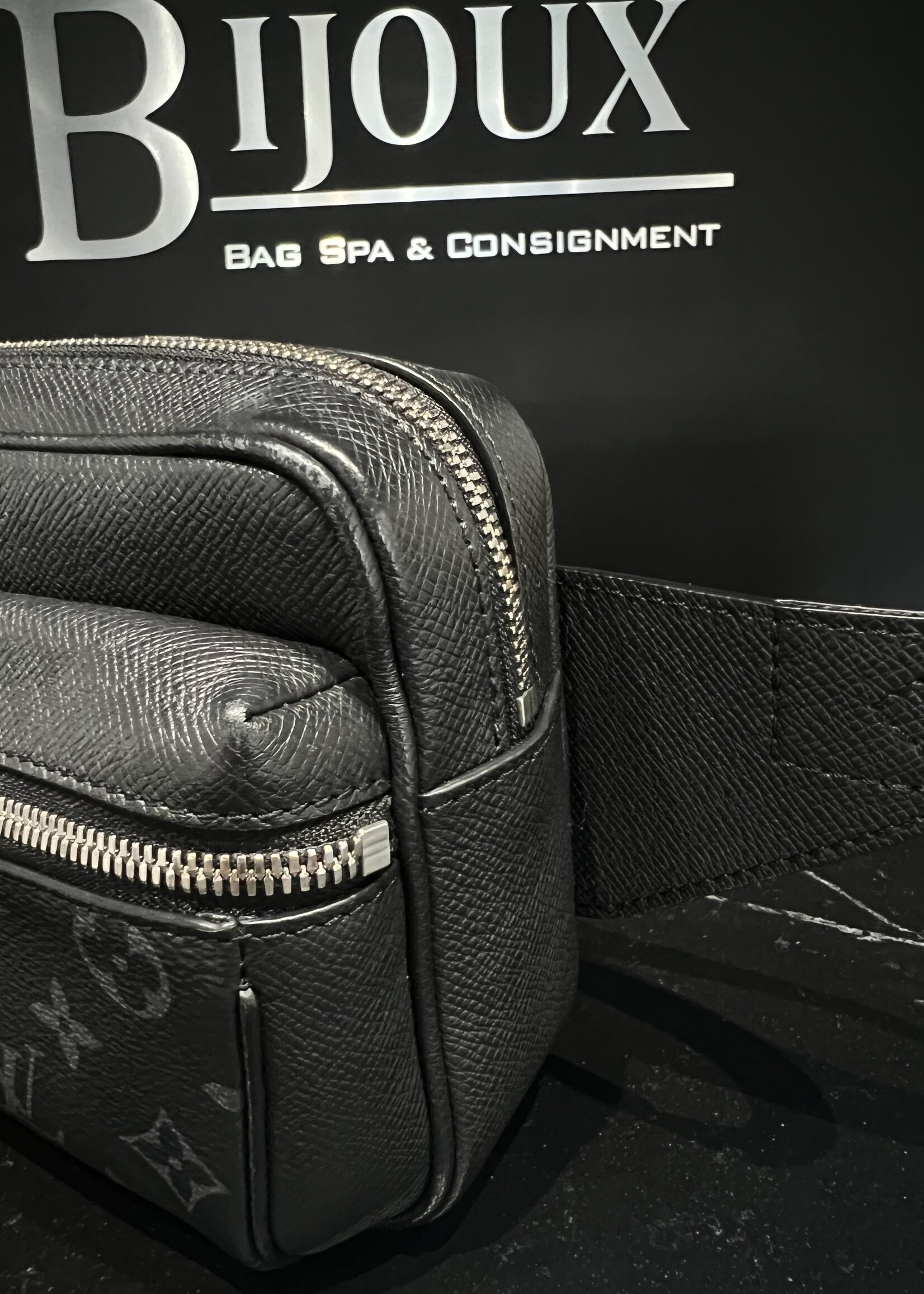 Louis Vuitton SOLD - Louis Vuitton Eclipse Taiga Messenger