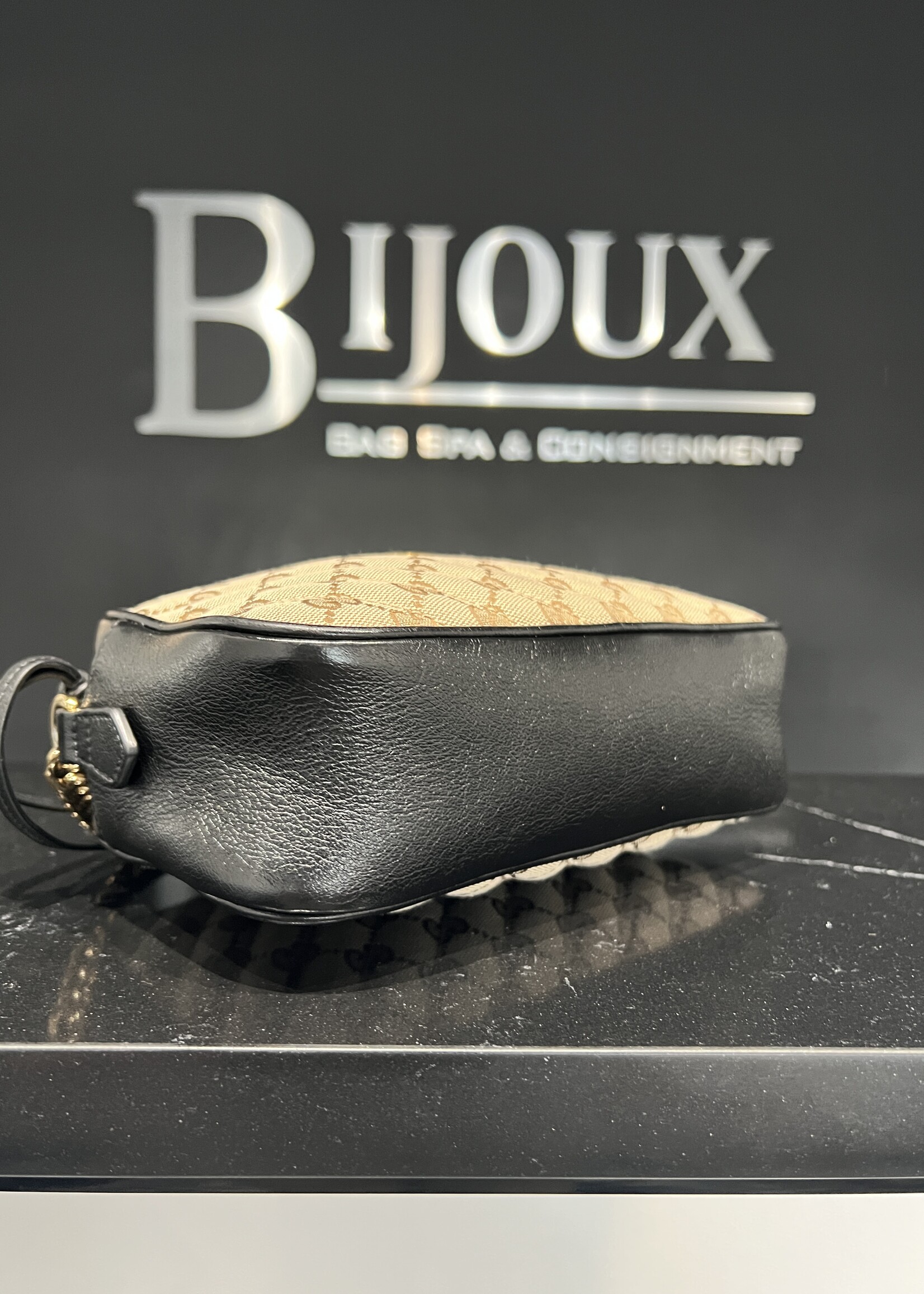 Gucci SOLD - Gucci Marmont Crossbody 6628