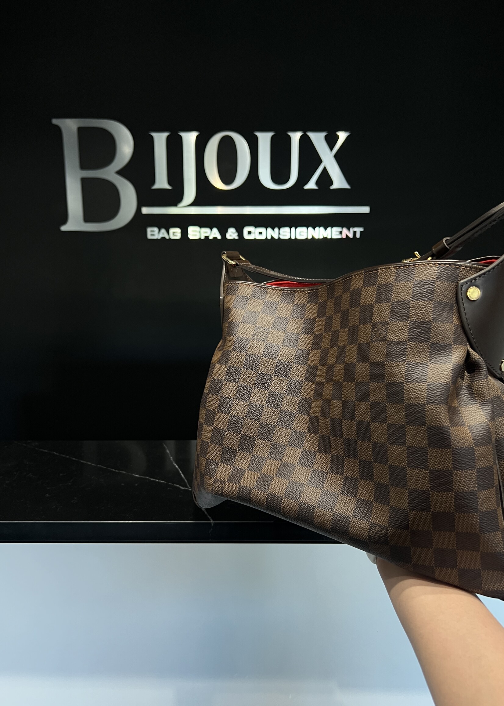Louis Vuitton SOLD - Louis Vuitton Reggia Damier Ebene