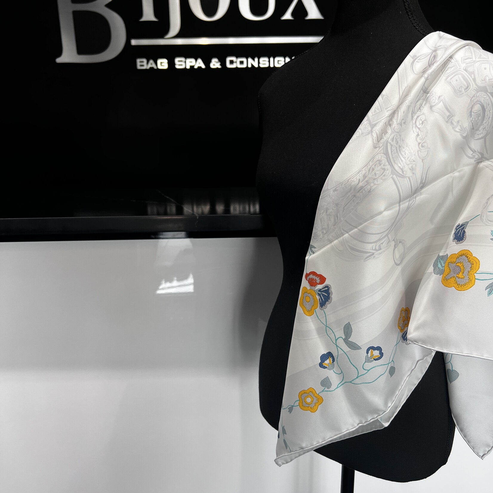 Hermes Hermes Carre Twill Scarf 90