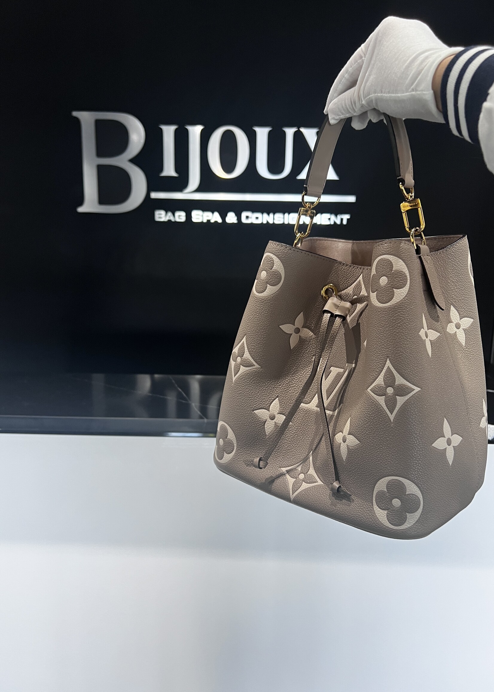 Louis Vuitton SOLD - Louis Vuitton NoeNoe Empreinte MM Nude