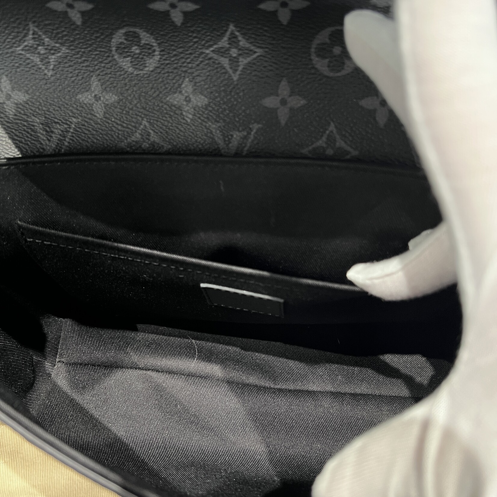 Louis Vuitton SOLD- Louis Vuitton Monogram Eclipse S-Cape