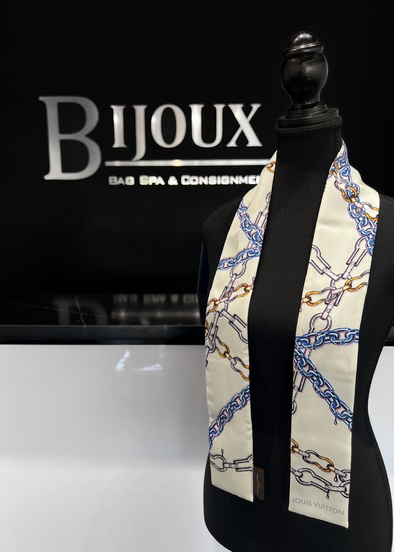 Louis Vuitton SOLD - Louis Vuitton Monogram Chain Bandeau White