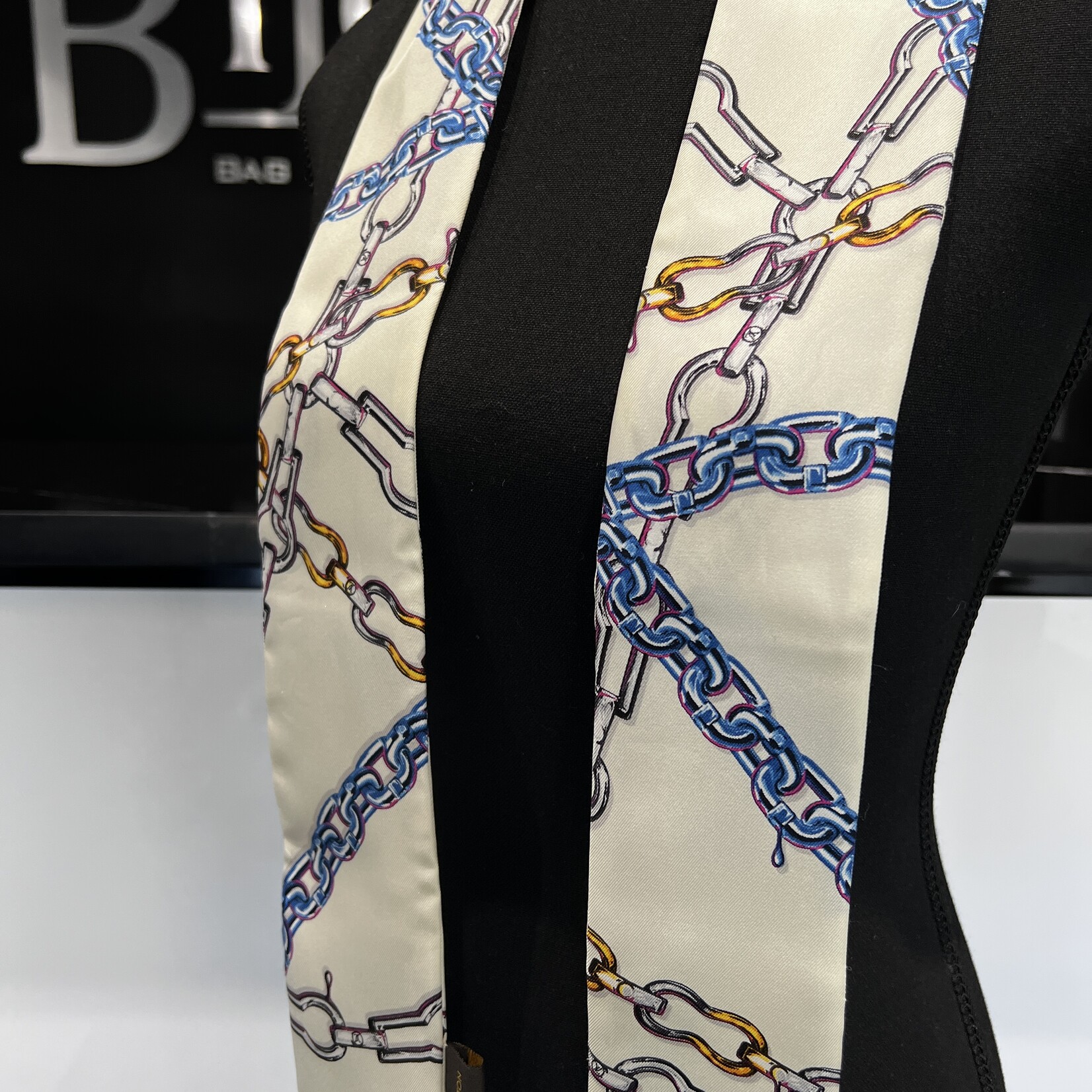 Louis Vuitton Louis Vuitton Monogram Chain Bandeau White