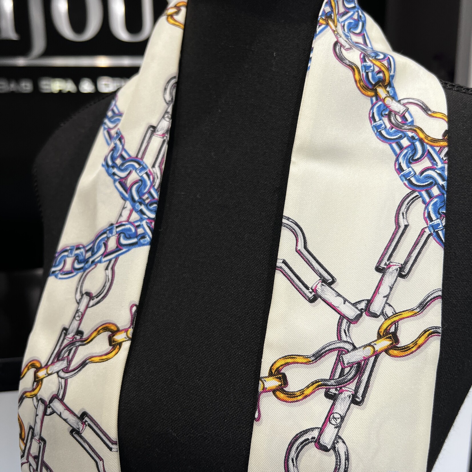 Louis Vuitton Louis Vuitton Monogram Chain Bandeau White