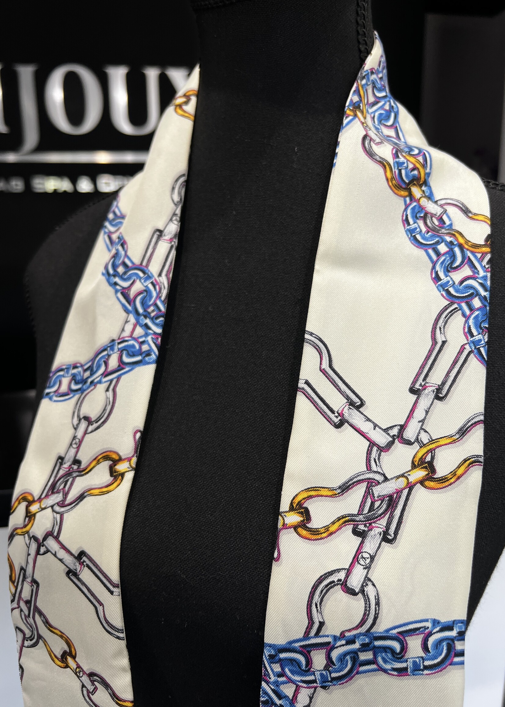 Louis Vuitton Louis Vuitton Monogram Chain Bandeau White