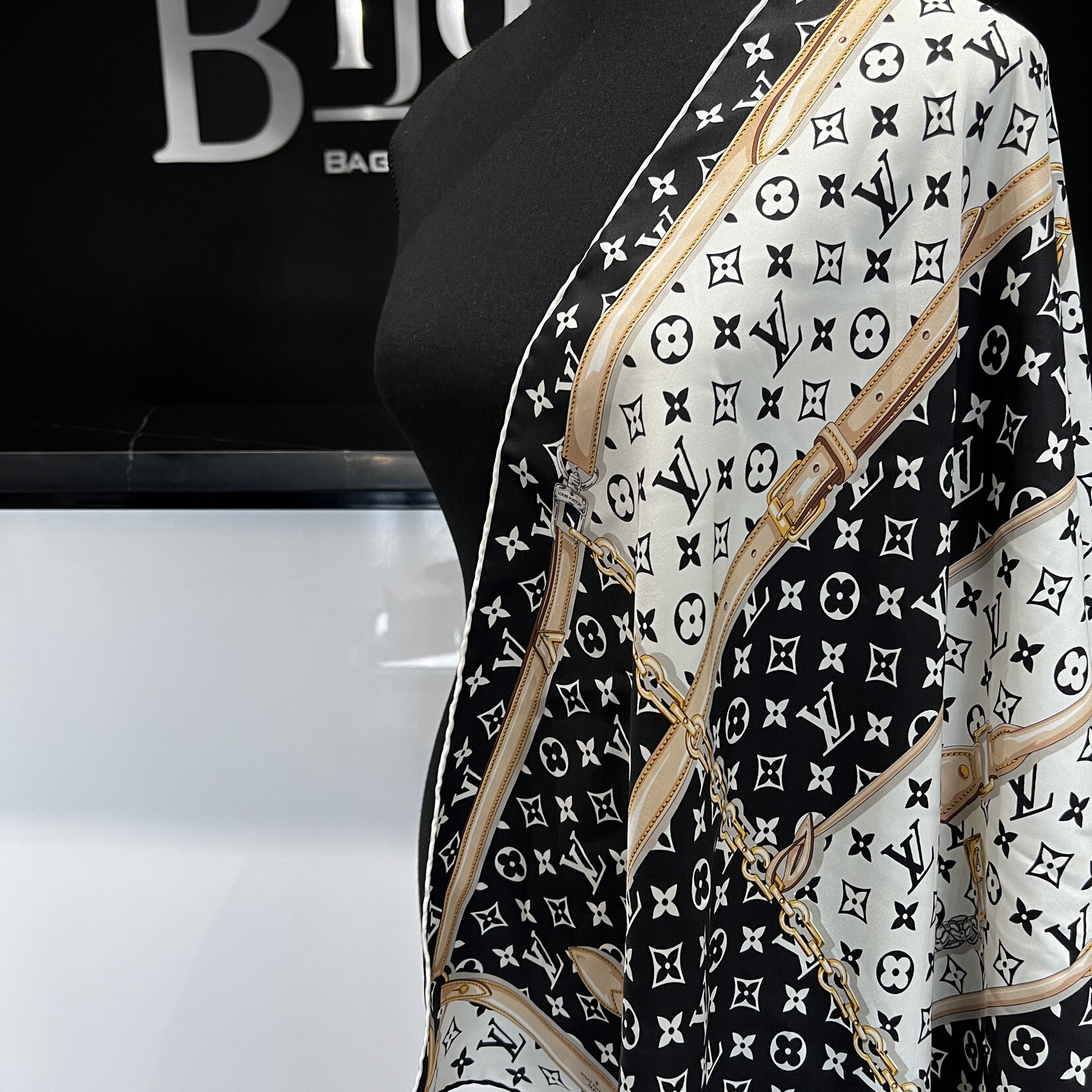 Louis Vuitton SOLD - Louis Vuitton Ultimate Square Scarf Monogram