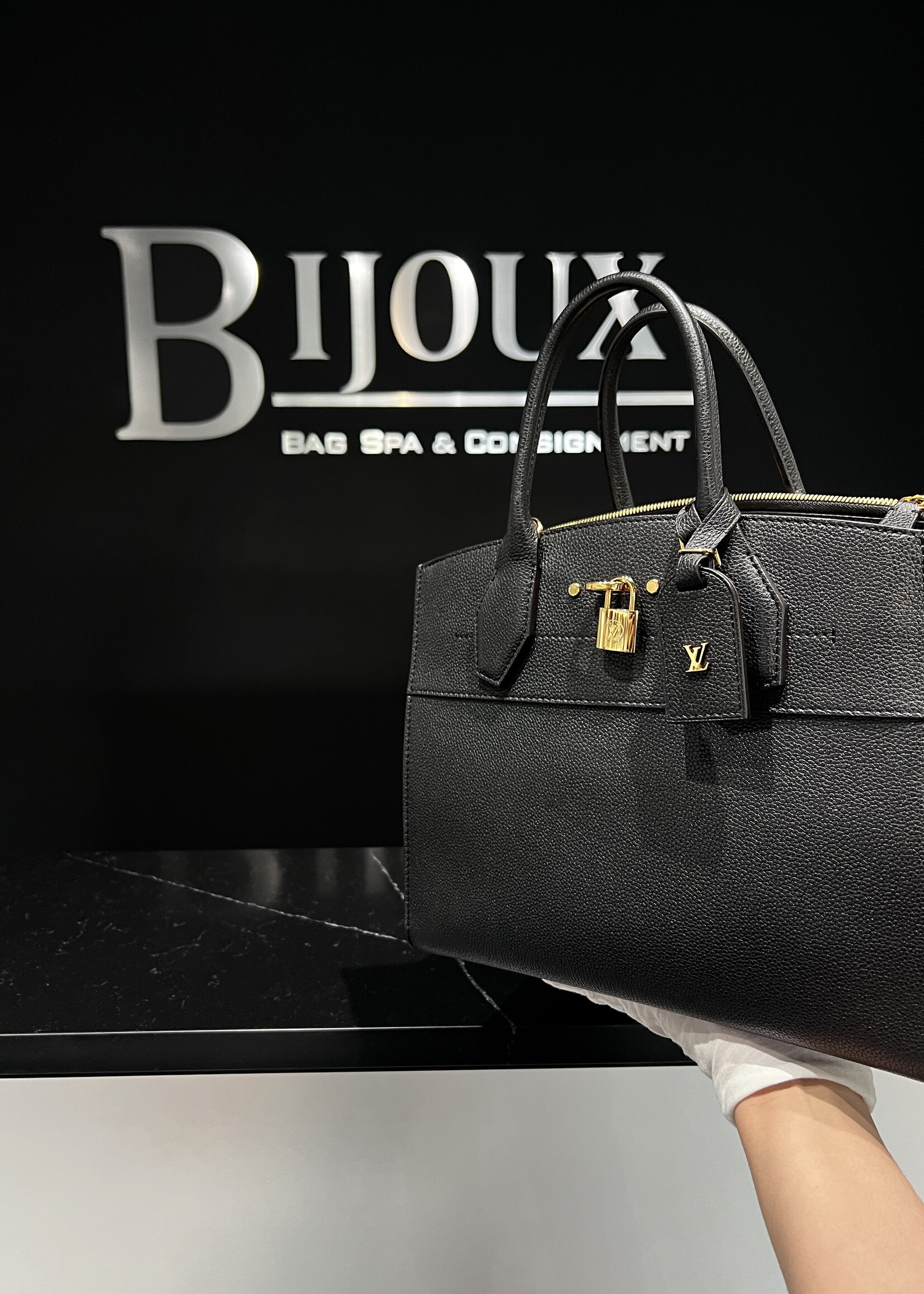 Louis Vuitton SOLD -Louis Vuitton Steamer MM