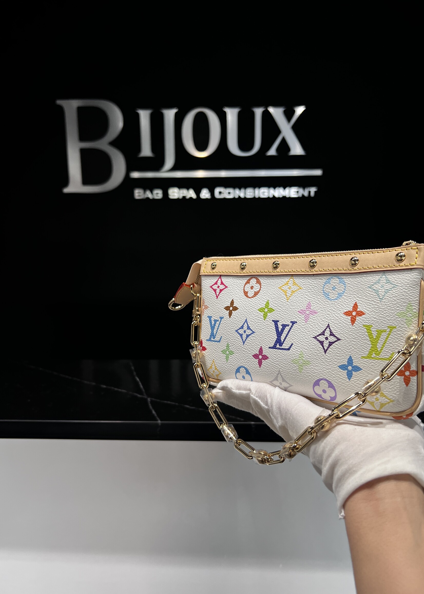 Louis Vuitton Louis Vuitton LV x Murakami Pochette Accessoires